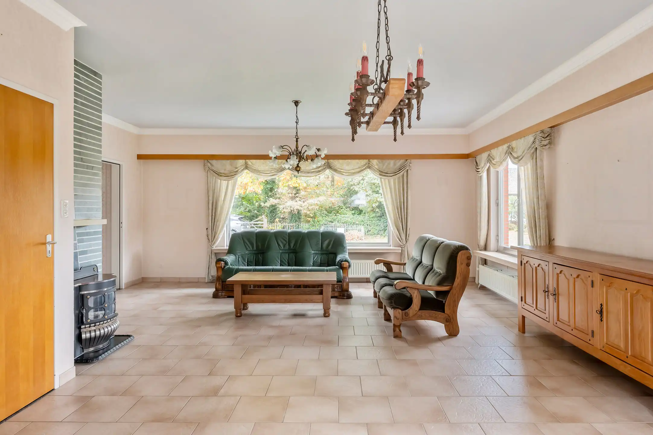 Goed onderhouden gelijkvloerse woning met 4 slaapkamers foto 7