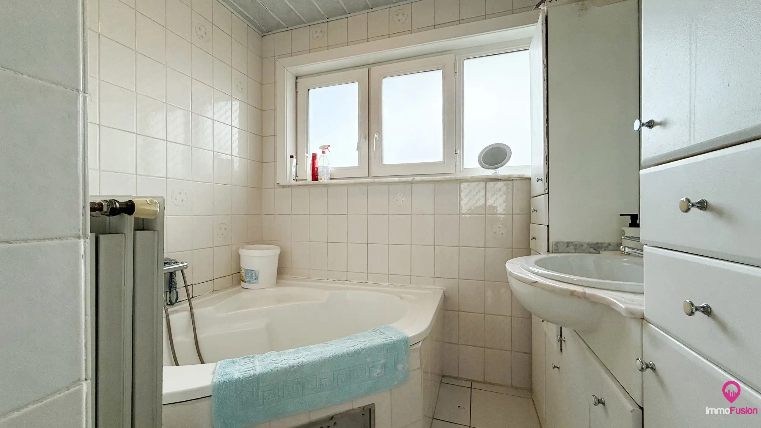 Instapklare woning met 3slpks, kelder en mooie tuin in Ham! foto 25