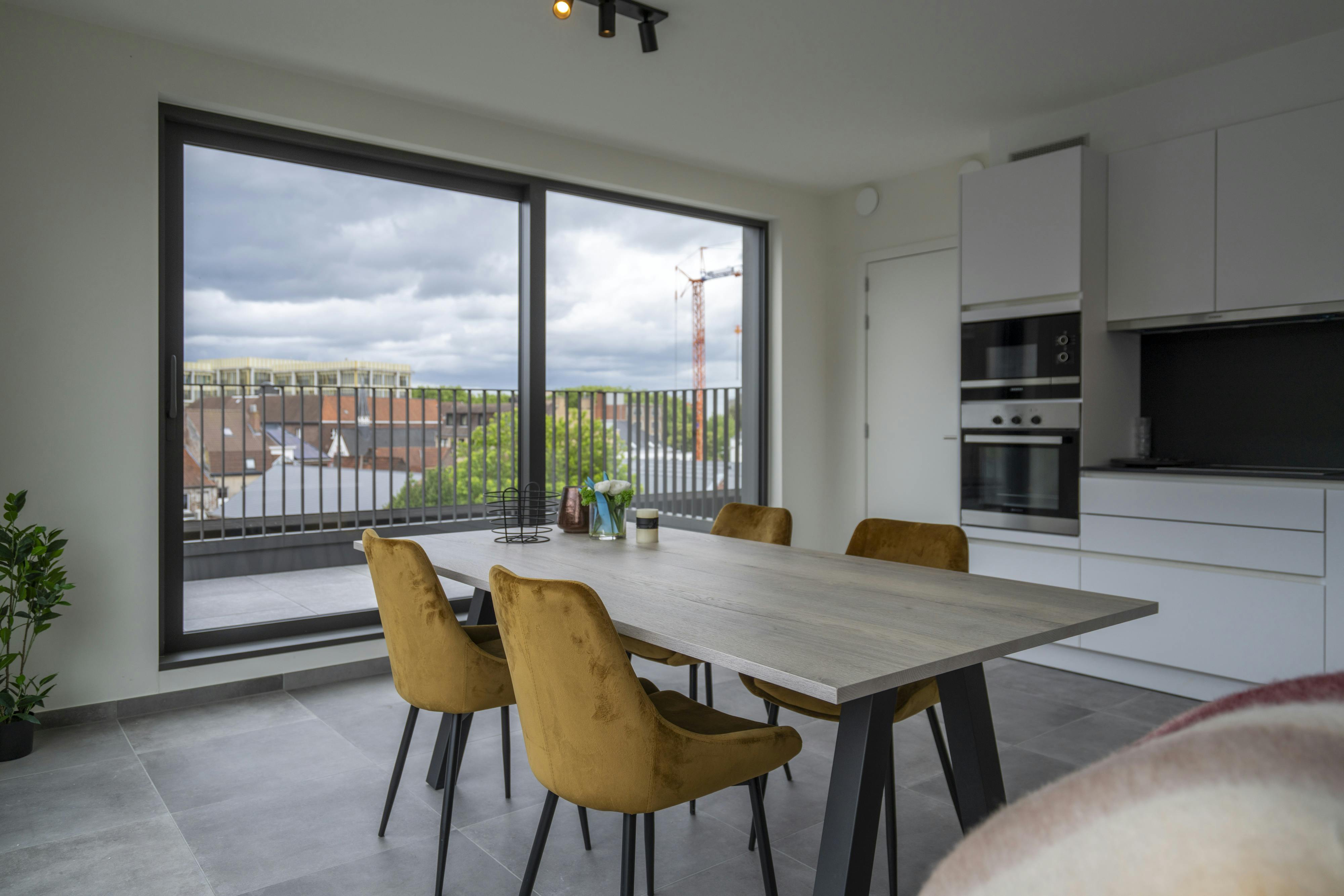Instapklaar dakappartement / penthouse te koop in het centrum foto 11