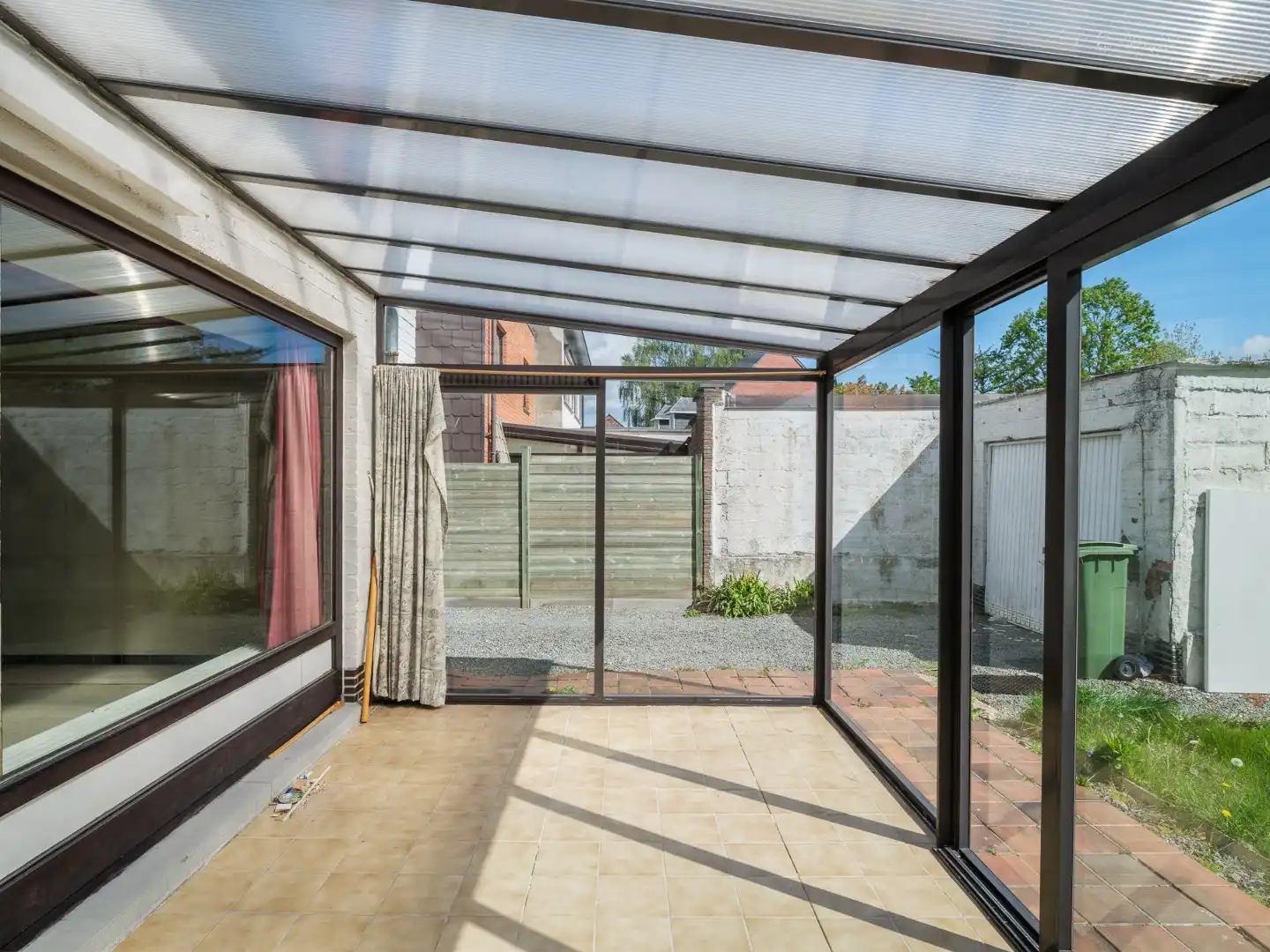 Rustig gelegen, halfopen woning met renovatiepotentieel foto 10