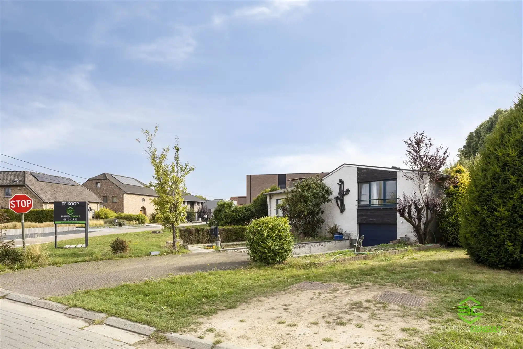 Te renoveren gezinswoning met 3 slpk op 7a 52ca nabij het centrum! foto 2