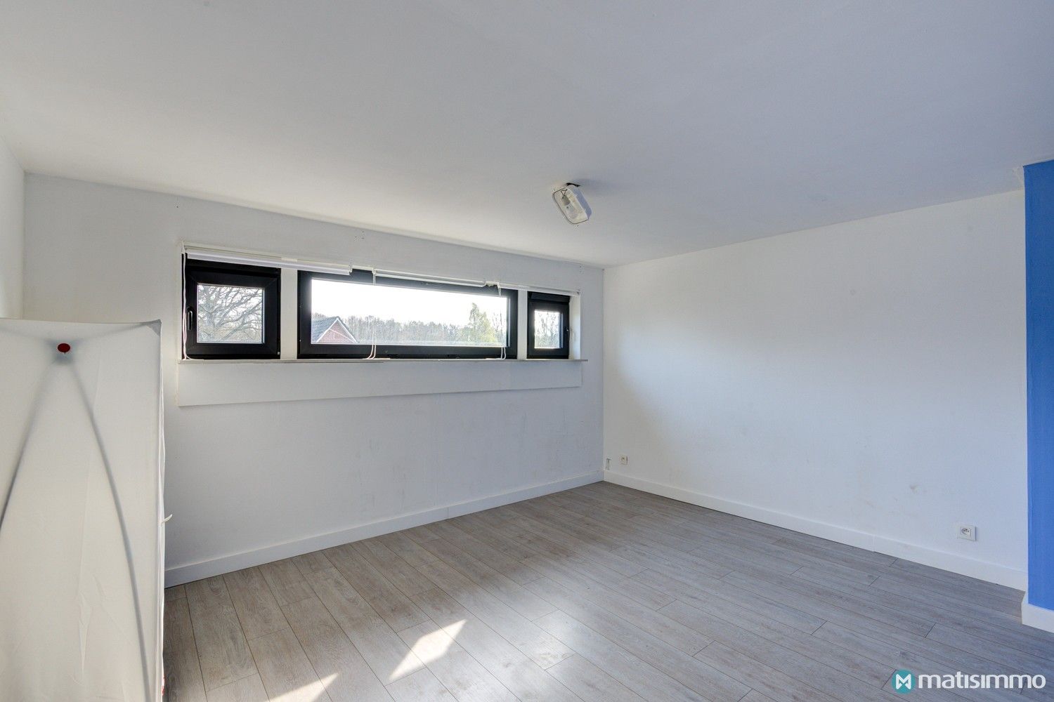 RUIM, DEELS GERENOVEERD DUPLEXAPPARTEMENT MET 3 SLAAPKAMERS, GROOT TERRAS, GARAGEBOX EN AUTOSTAANPLAATS foto 27