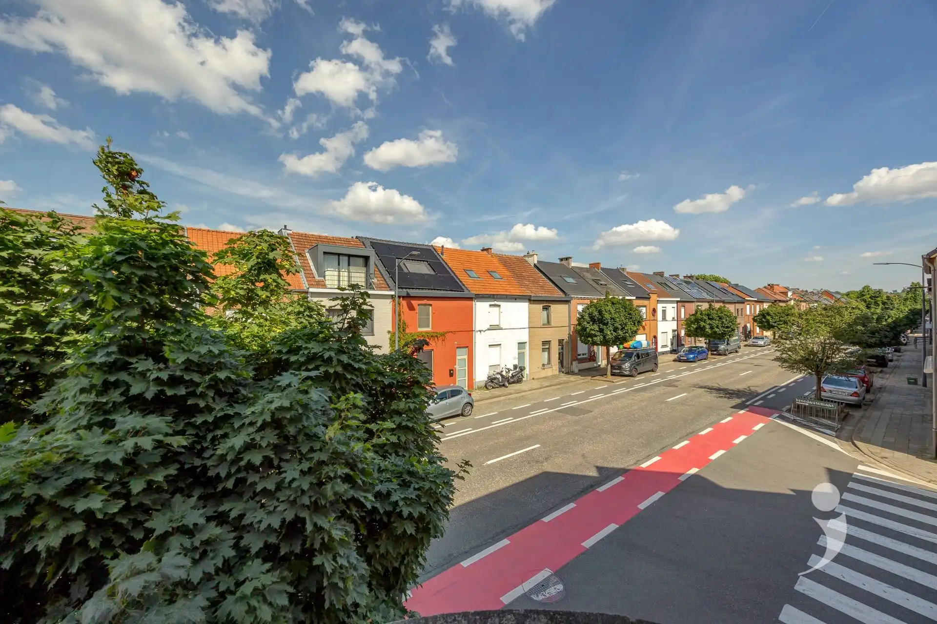 Op te frissen rijwoning met veel karakter (en garage) foto 6