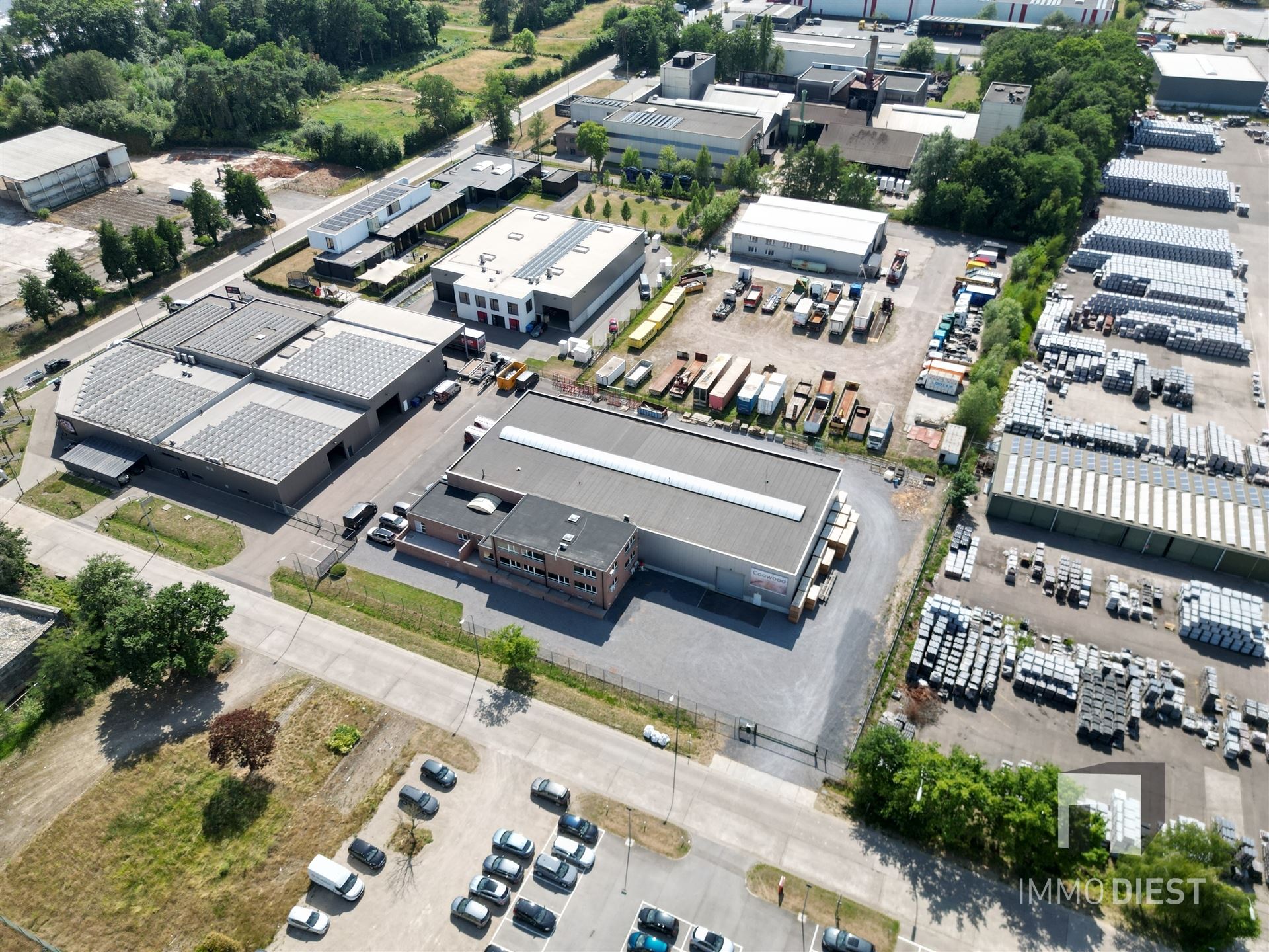 Gerenoveerd bedrijfsgebouw gelegen op het industrieterrein van Tessenderlo-Ham foto 39
