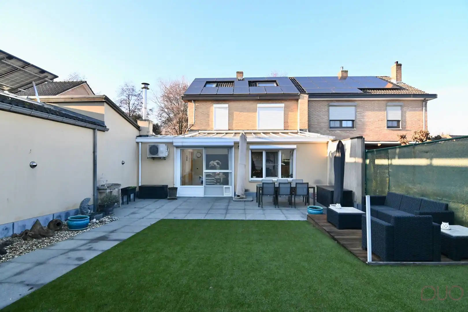 Instapklare halfopen bebouwing met drie slaapkamers, voorzien van alle moderne uitrustingen foto 25