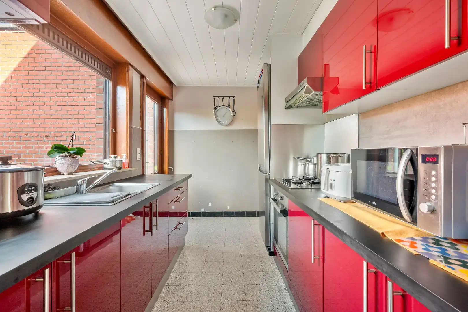 OP TE FRISSEN WONING MET 3 SLAAPKAMERS, BUREAURUIMTE, GARAGE EN  TUIN foto 8