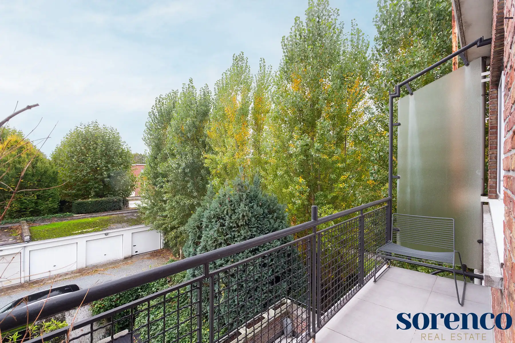 Wilrijk - Gerenoveerd en lichtrijk hoekapp.+ terras. foto 19