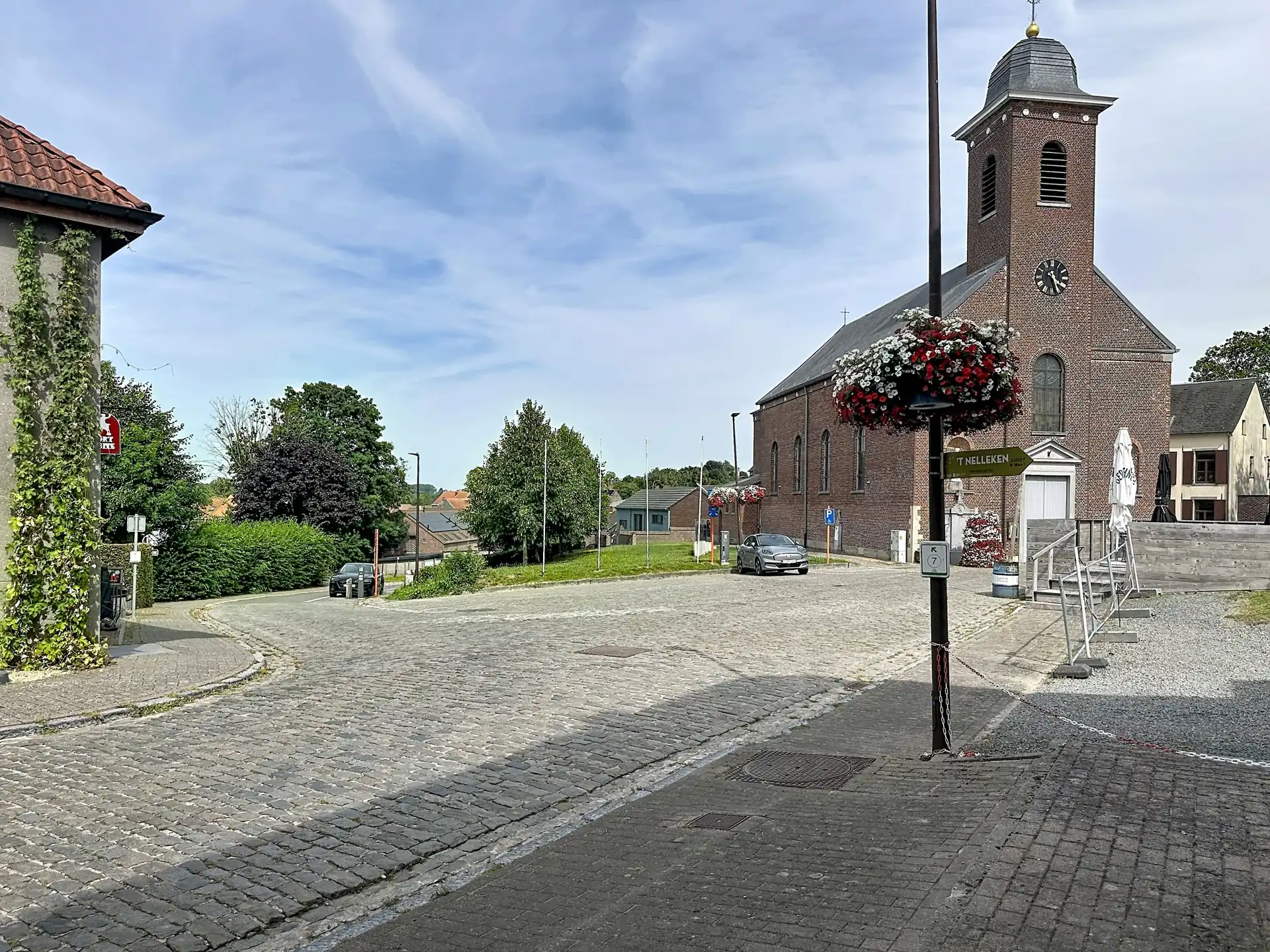 Stevige viergevel met Z-gerichte tuin en werkplaats foto 24