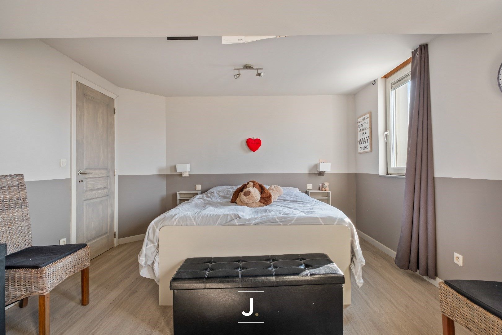 Instapklare en totaal gerenoveerde woning in Sint-Denijs foto 9