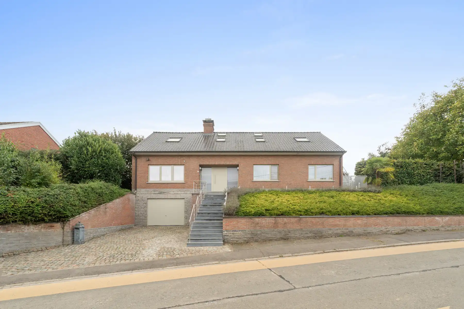 Energiezuinige villa met potentieel voor kangoeroewoning in het landelijke Pajottegem foto {{pictureIndex}}