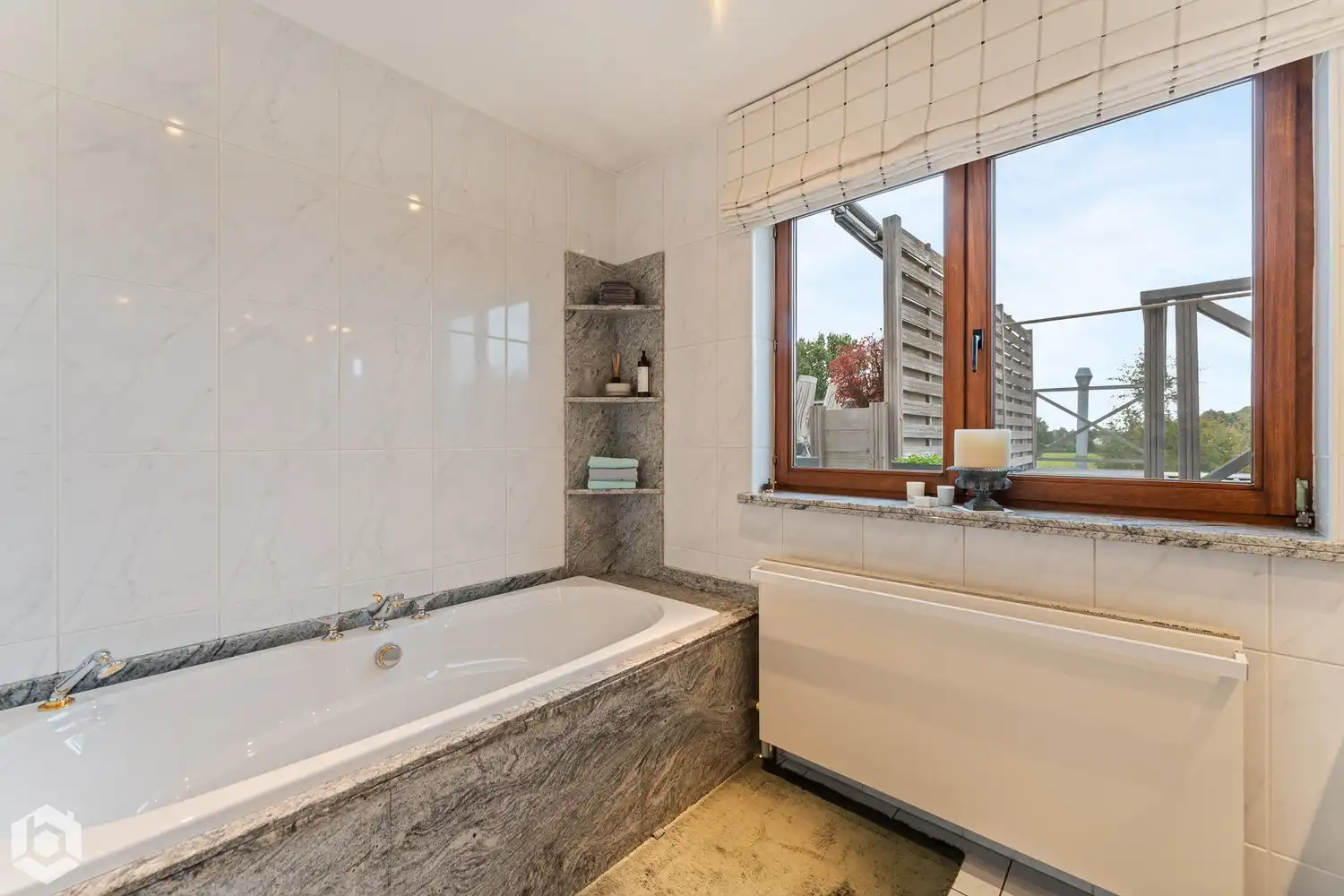 Commercieel pand met ruim appartement op toplocatie in Sint-Katelijne-Waver foto 22