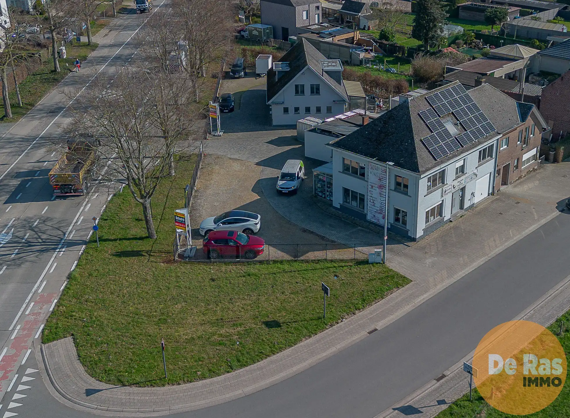ERPE - Handelswoning met grote zichtbaarheid en parking foto {{pictureIndex}}