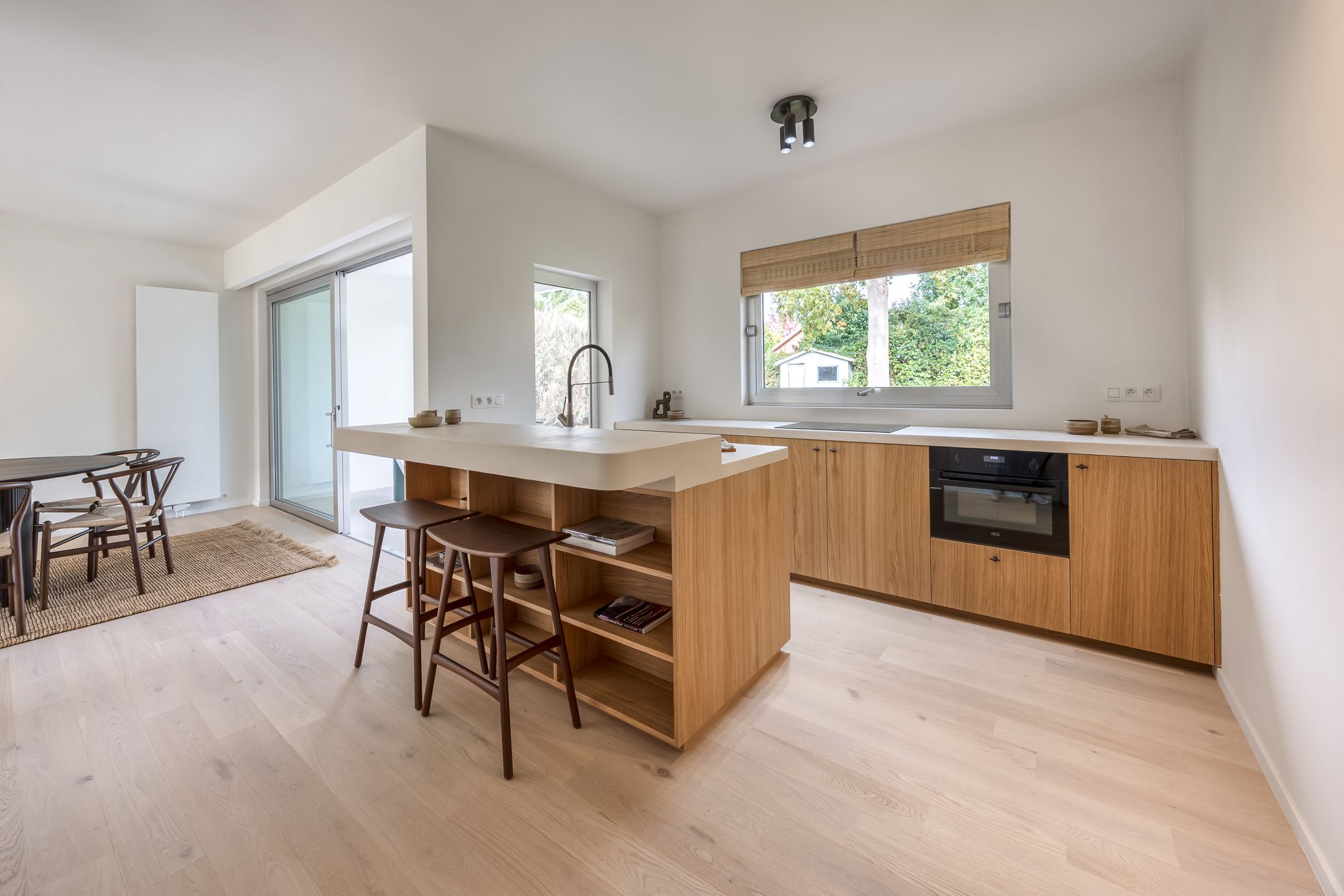 Stijlvol gerenoveerde woning in charmante Bloemenwijk foto 15