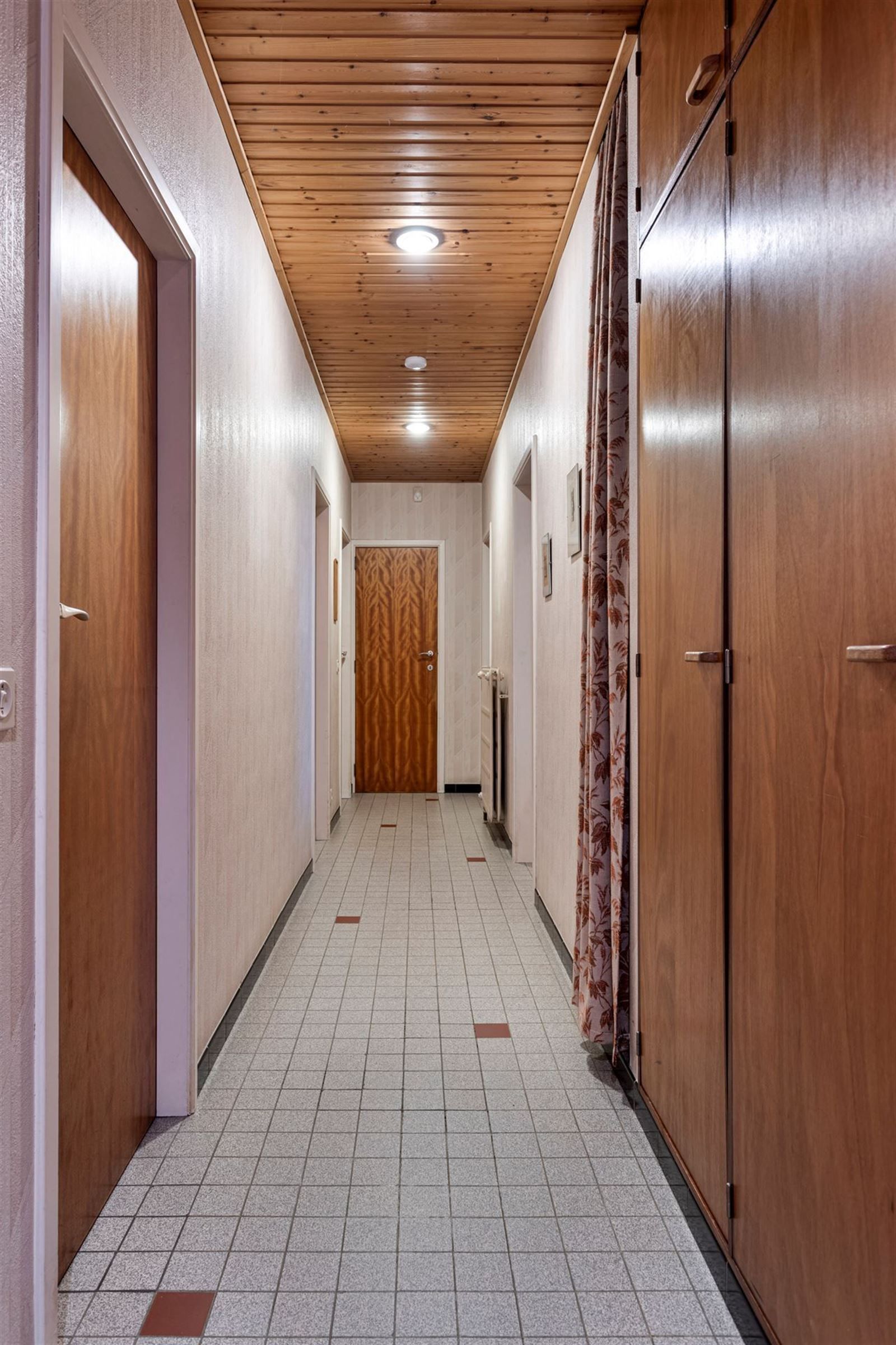 Bungalow met 4 ruime slaapkamers en mooie tuin  foto 15