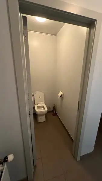 Loods met laadkades en kantoor te huur nabij R4 in Melle foto 9