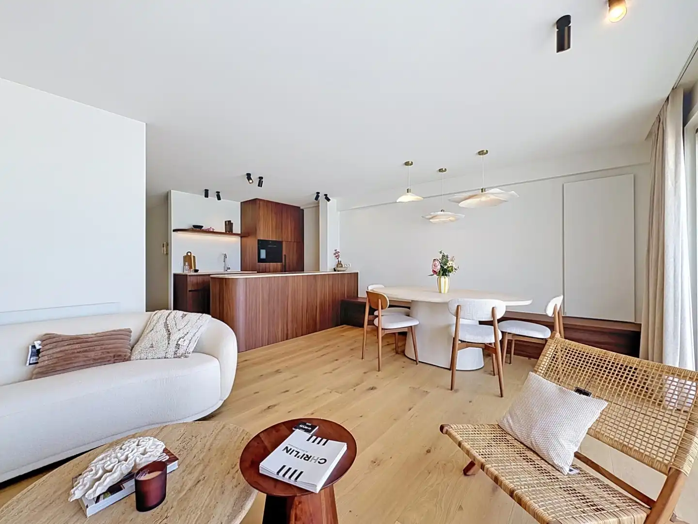 Gerenoveerd appartement op de zeedijk van Koksijde. foto 4