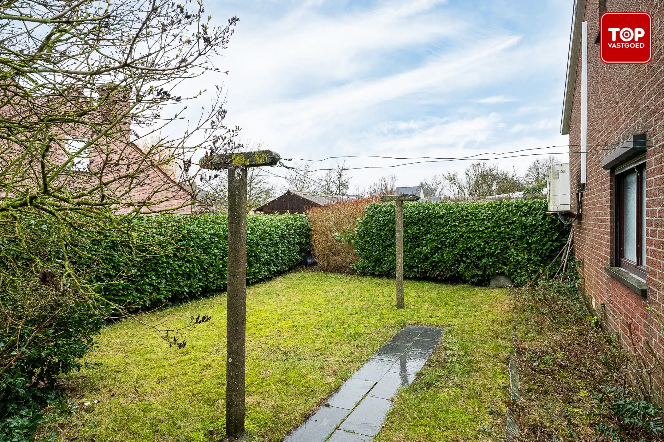 Ruime woning met veel potentieel in rustige wijk foto 24