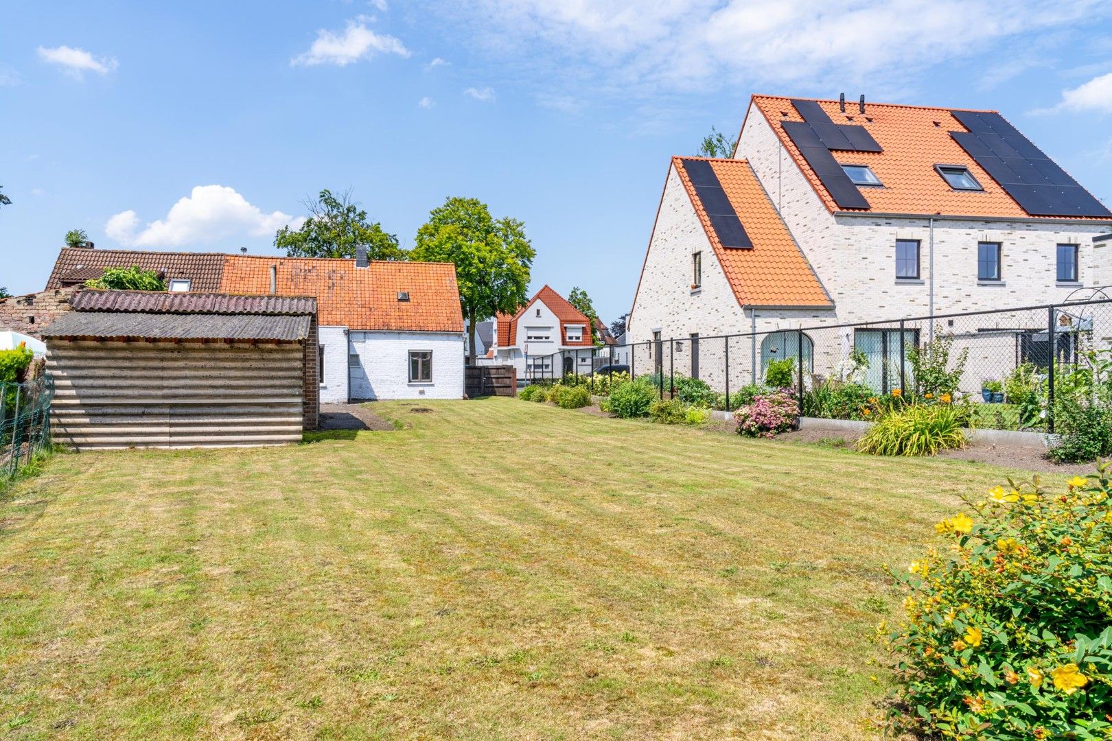 Te renoveren woning op een zonnig perceel van 558 m² foto 3