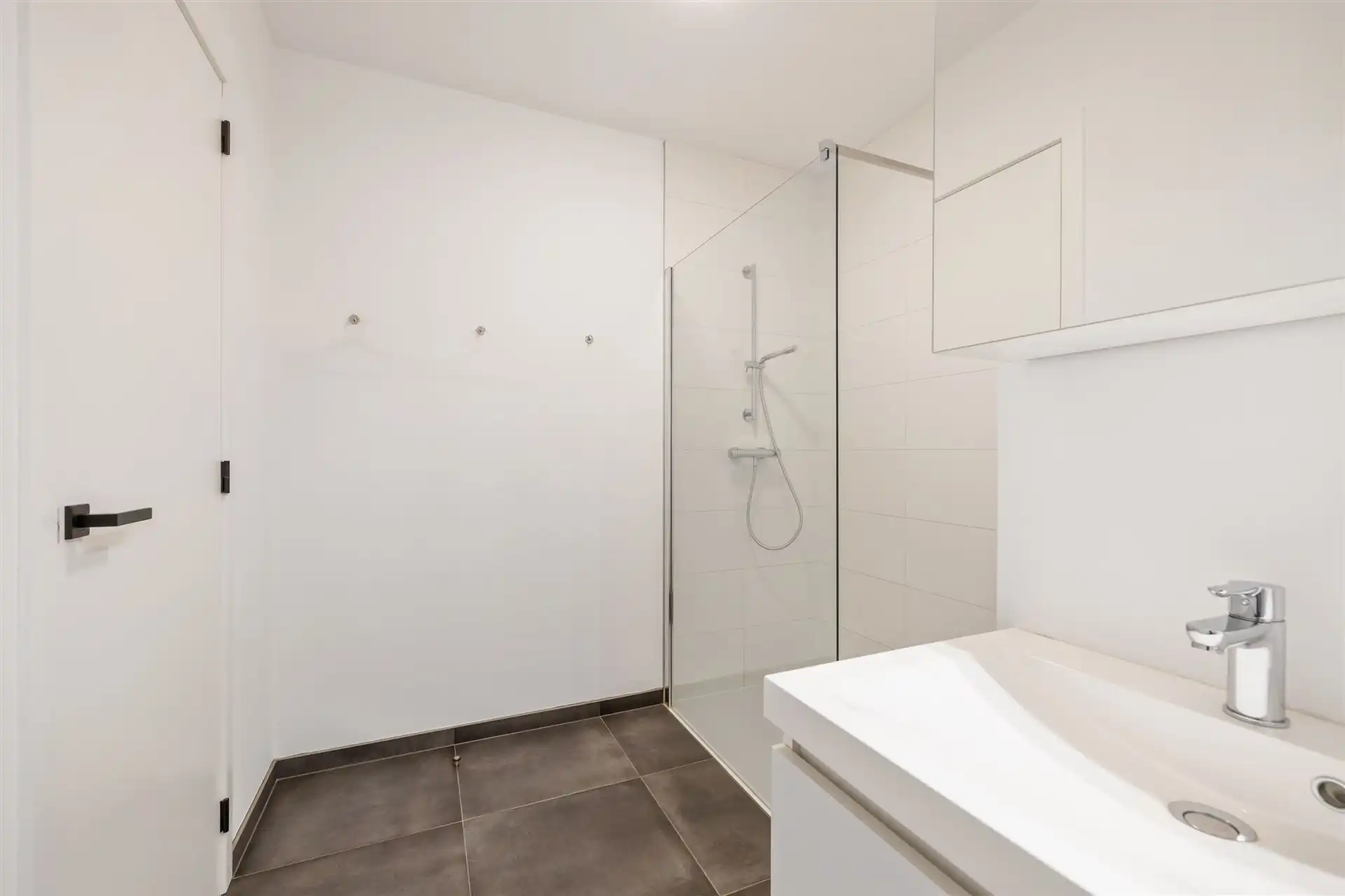 Prachtig 1-slaapkamer appartement in het hartje van Beveren foto 17