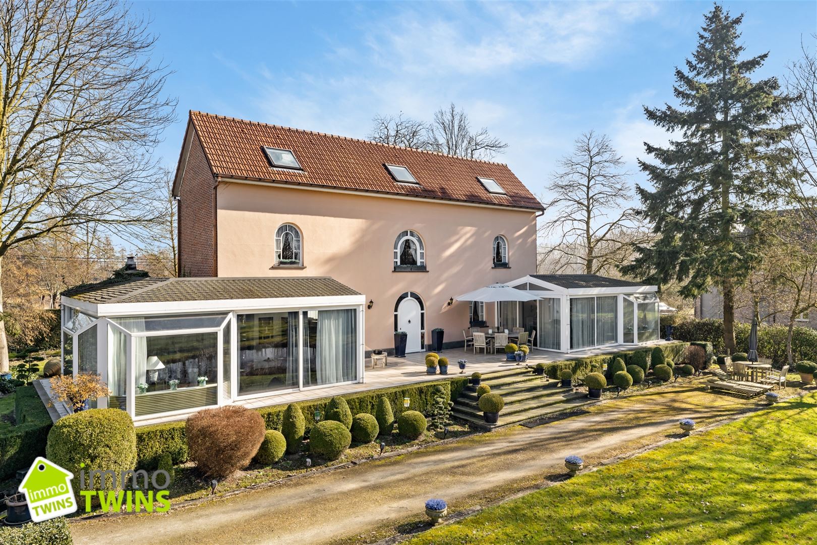 Imposant Landhuis op een Perceel van 6607m² te Grembergen foto 4