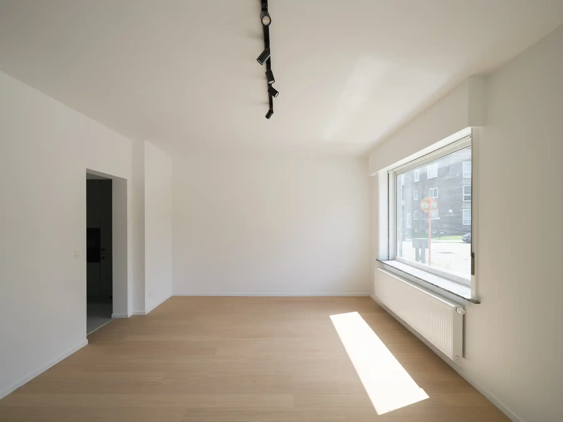 Ruime halfopen bebouwing met tuin foto 6