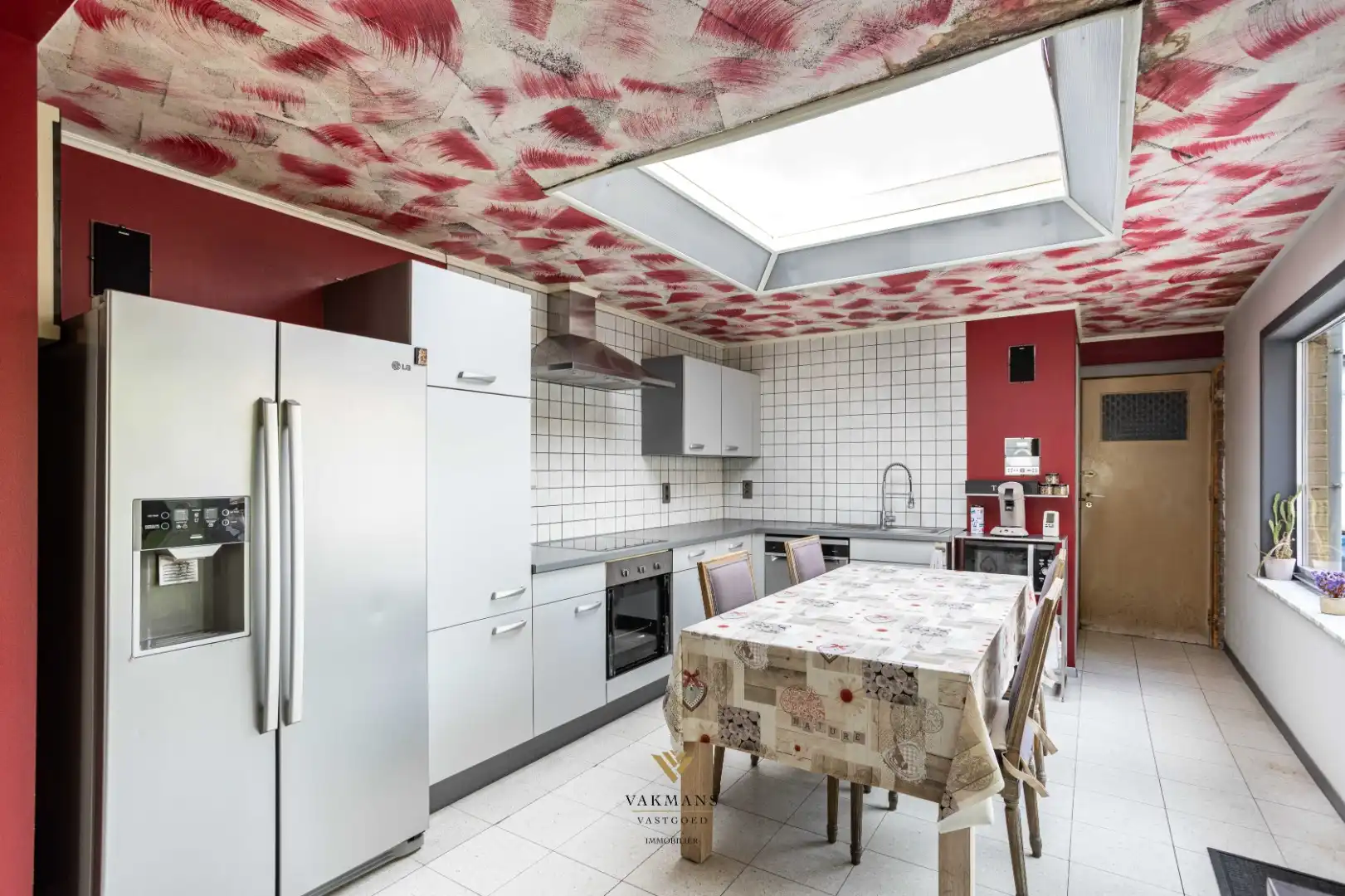 Te renoveren woning op den buiten met veel ruimte en tuin foto 18