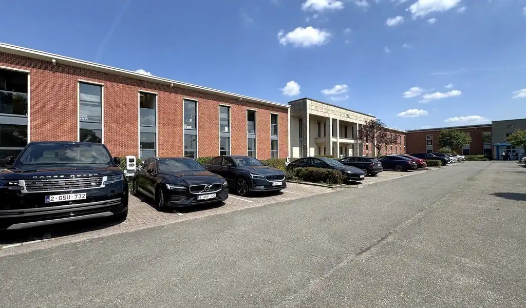 Instapklaar kantoor te huur aan luchthaven in Deurne foto 21