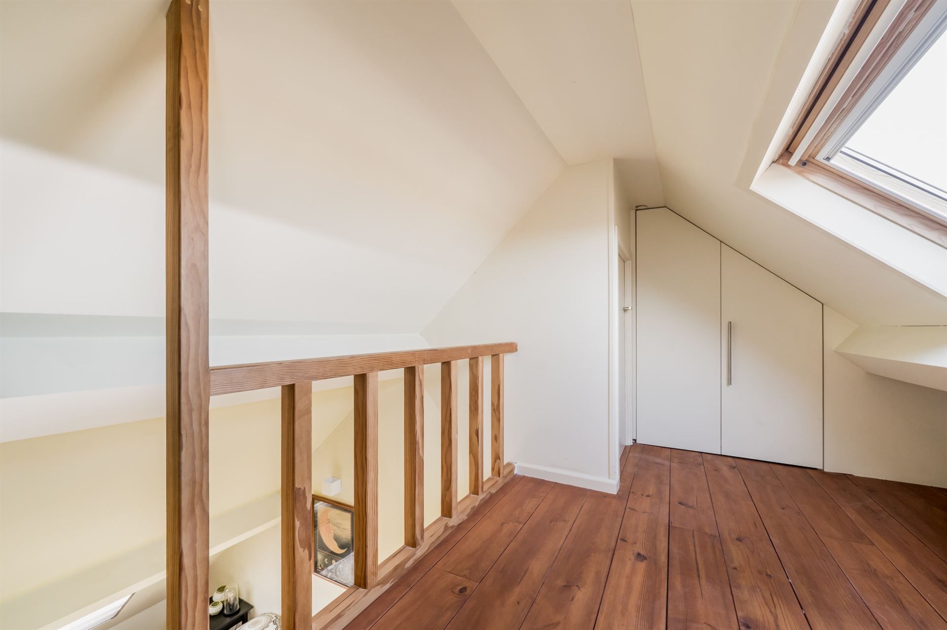 Karaktervolle woning met 3 slpks en tuin met uniek buitenhuis foto 22