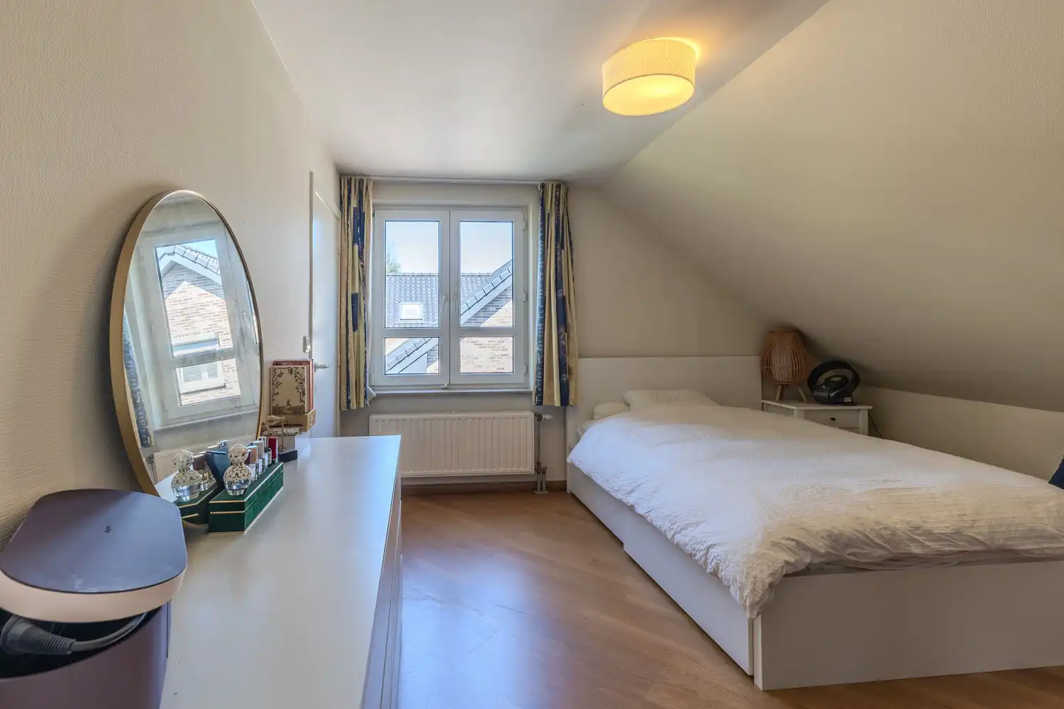 Ruime, instapklare vrijstaande woning met 5 slaapkamers en 3 badkamers in het gezellige Neerharen! foto 28