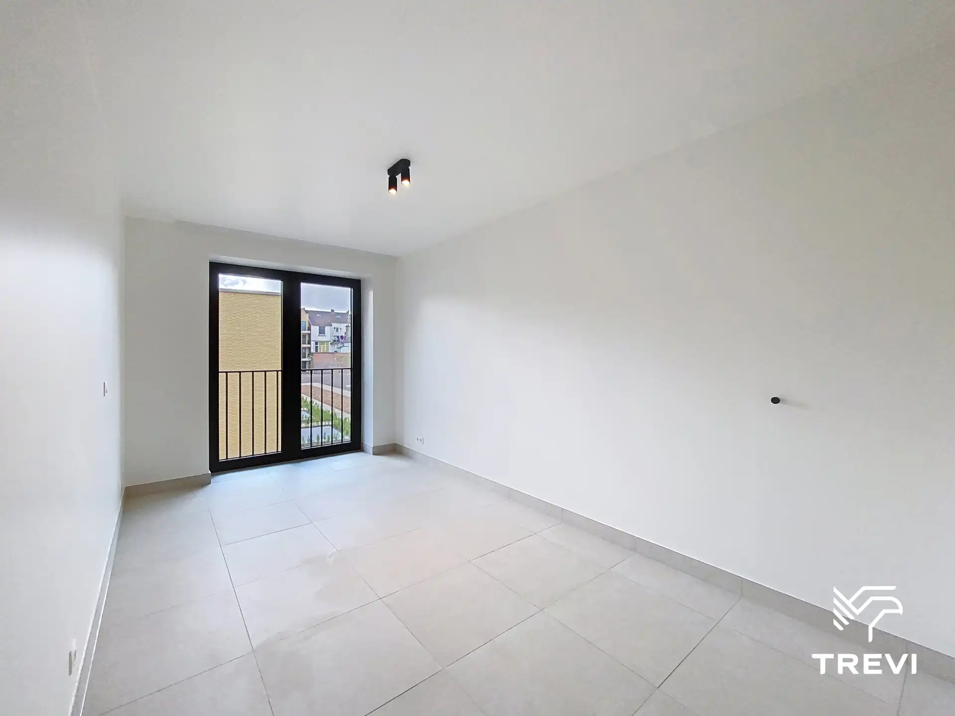 Nieuwe duplex met 4 kamers en ruime kamers foto 17