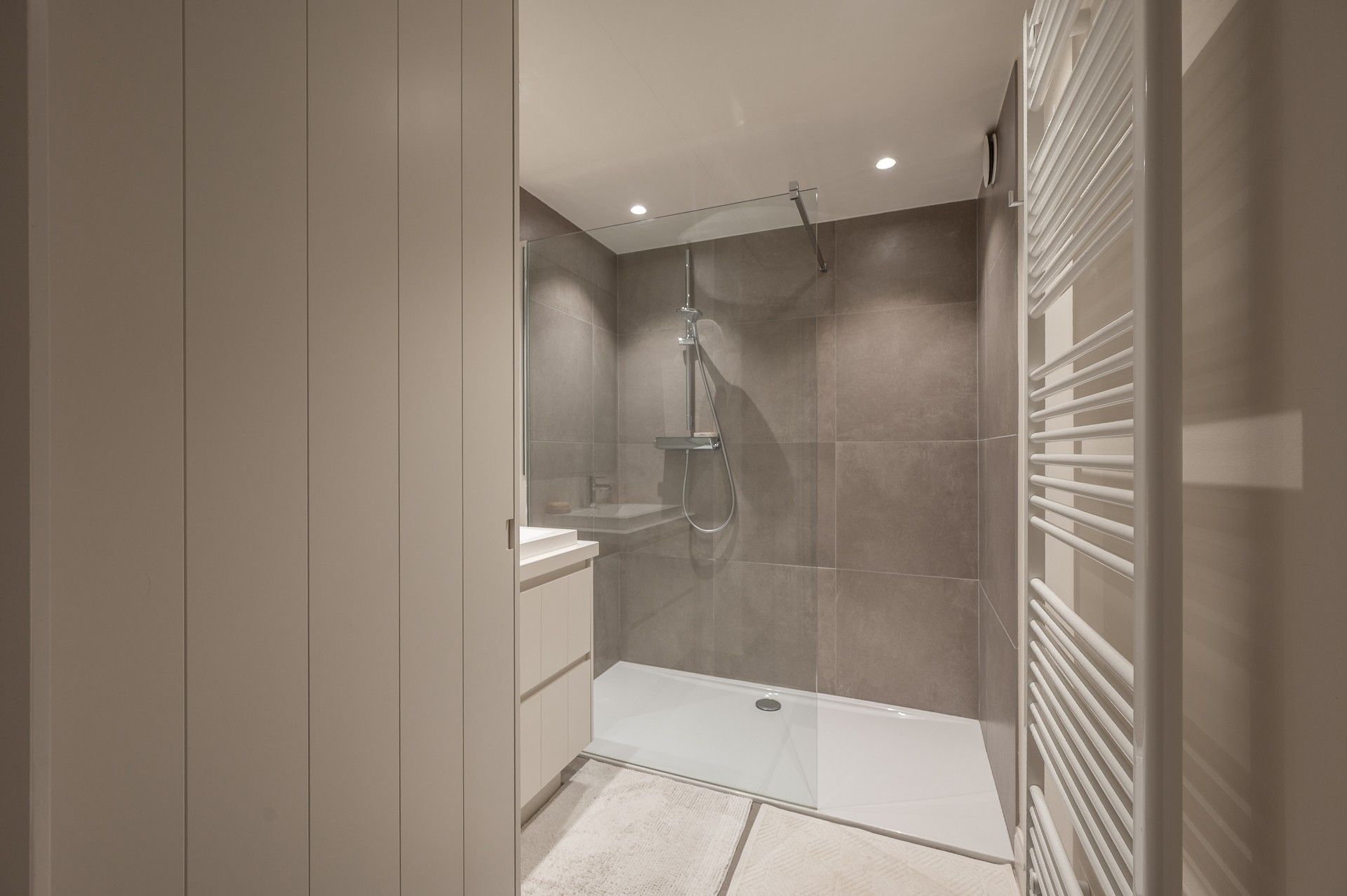 Gerenoveerd appartement met zijdelings zeezicht in het Zoute foto 10