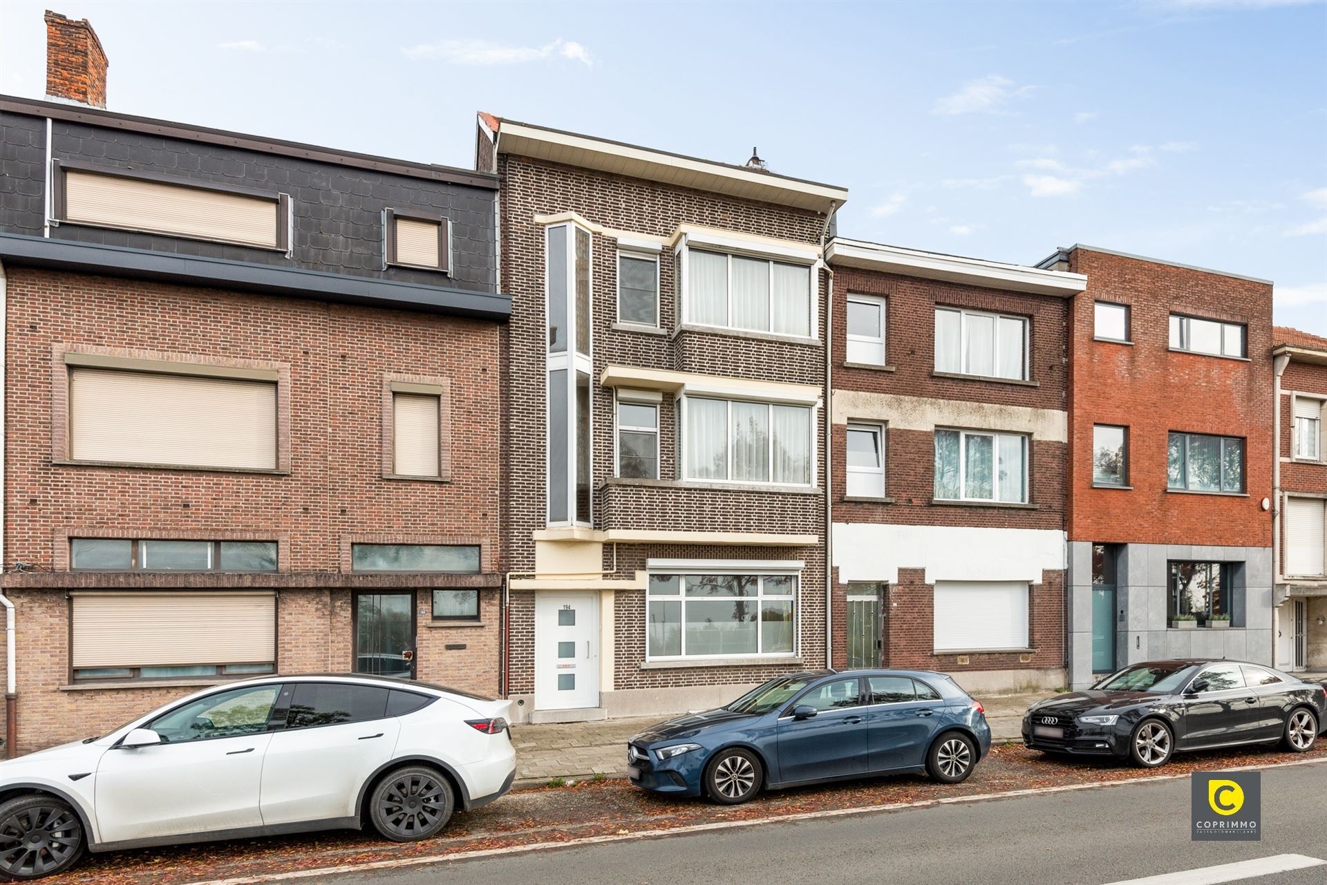 Ruime woning met potentieel foto {{pictureIndex}}