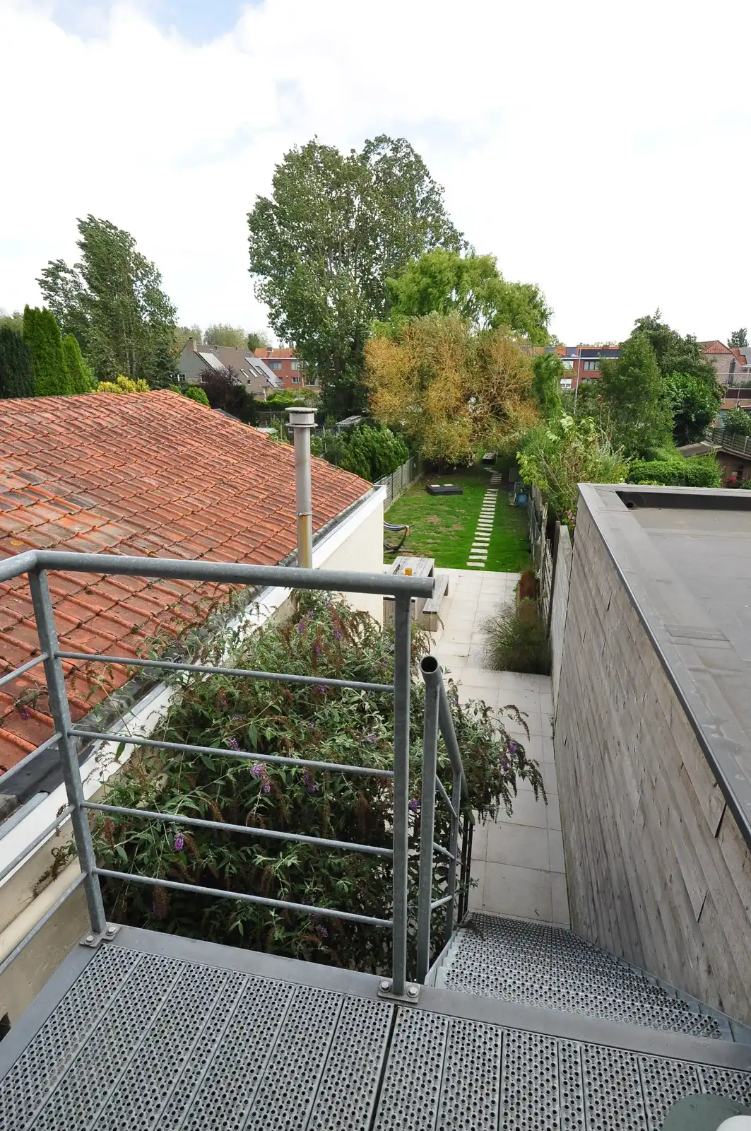 Goed gelegen woning met grote zonnige tuin foto 8