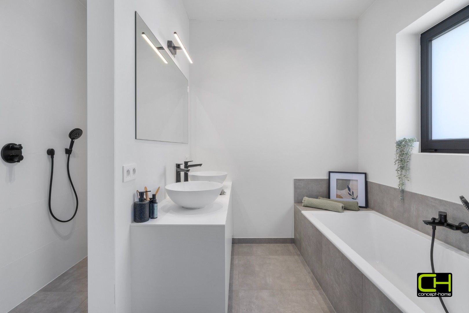 Gerenoveerde woning met drie slaapkamers te koop in Lievegem foto 9