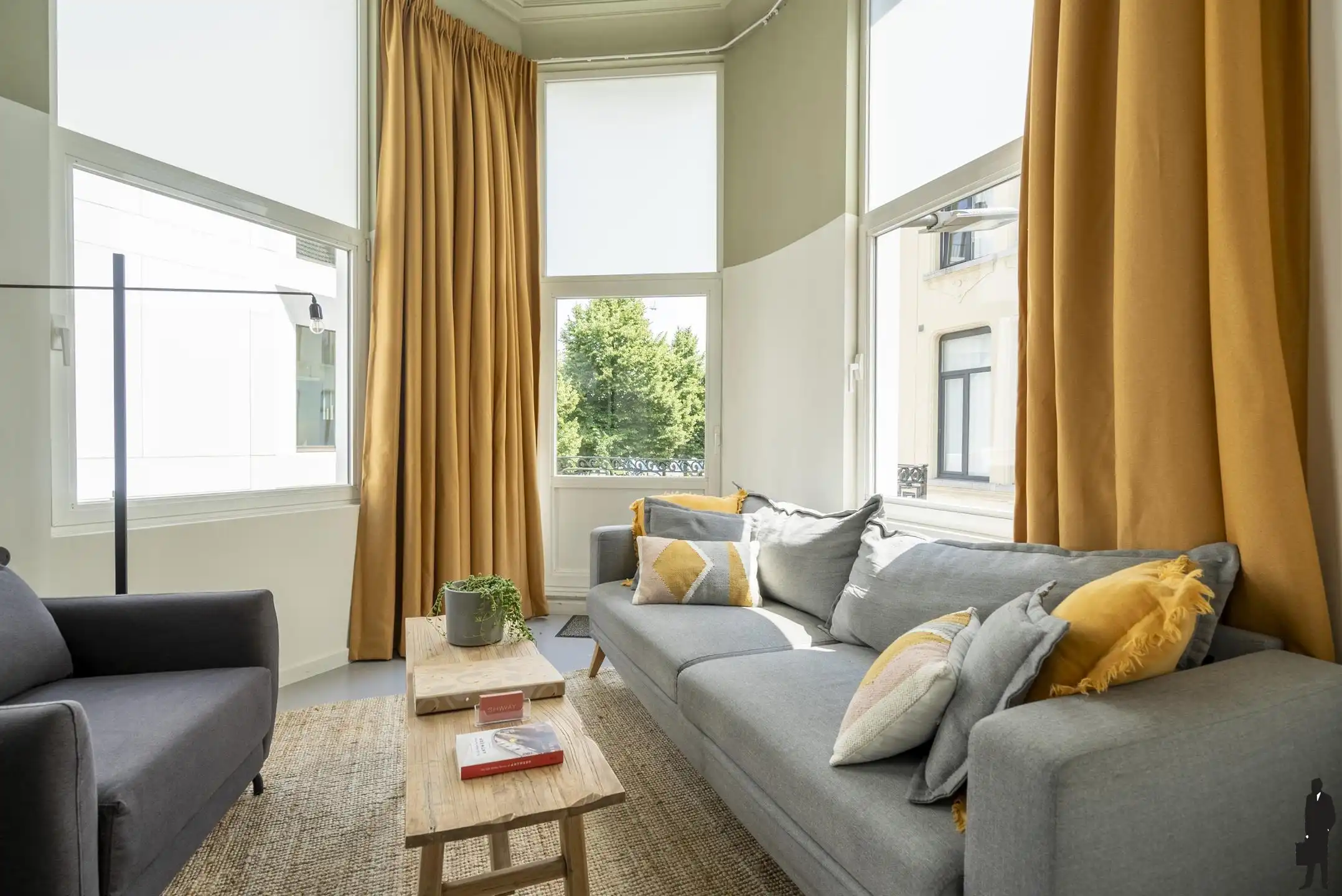 Iconisch hoekpand met drie vergunde duplexen aan het Mechelseplein foto 4