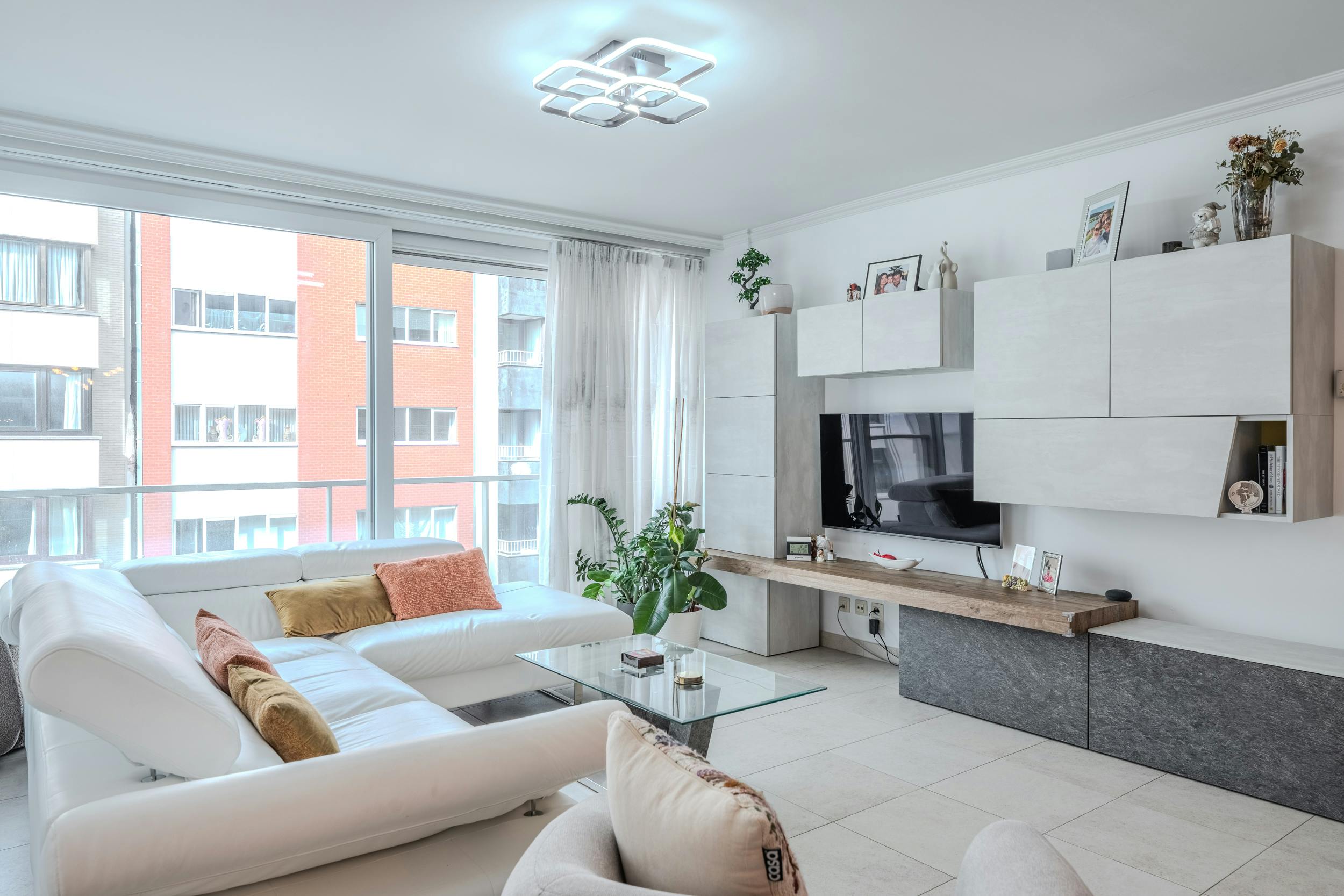 Instapklaar 2-slaapkamerappartement met terras in Oostende foto 16