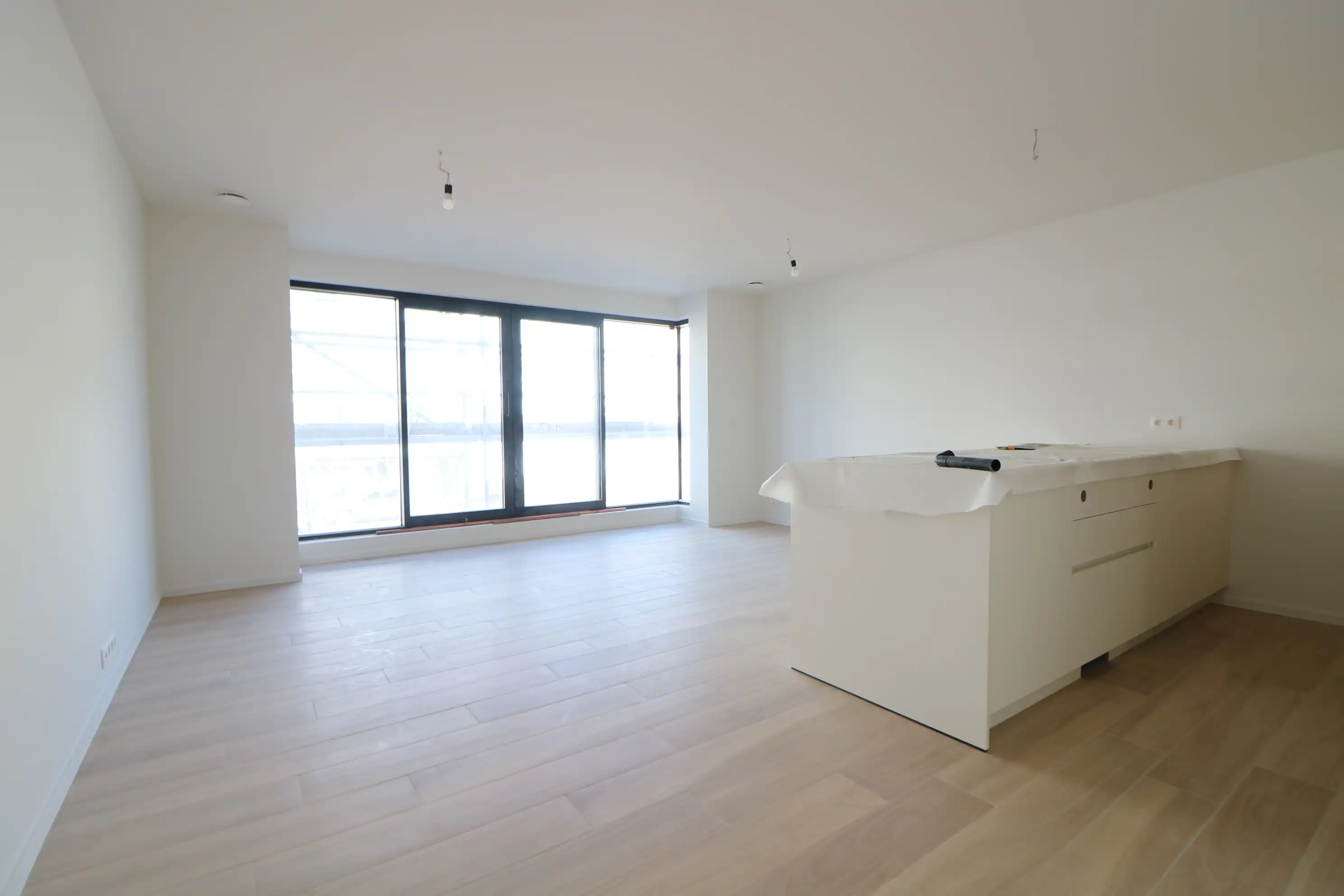 Prachtig nieuwbouwappartement met 2 slaapkamers gelegen in het centrum van Blankenberge. foto 2