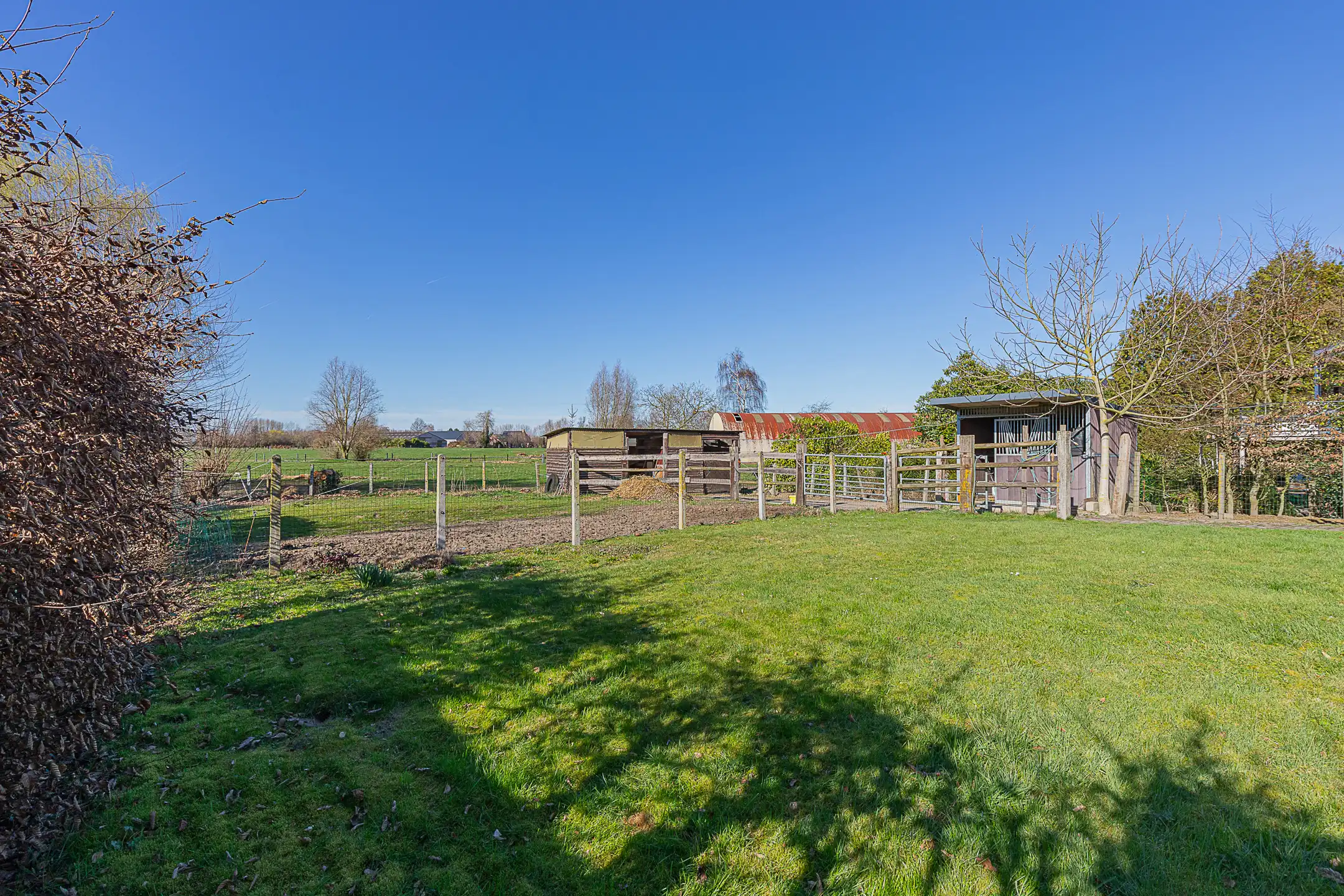 GIJZEGEM – Verzorgde 4-gevelwoning met zicht op de velden foto 25