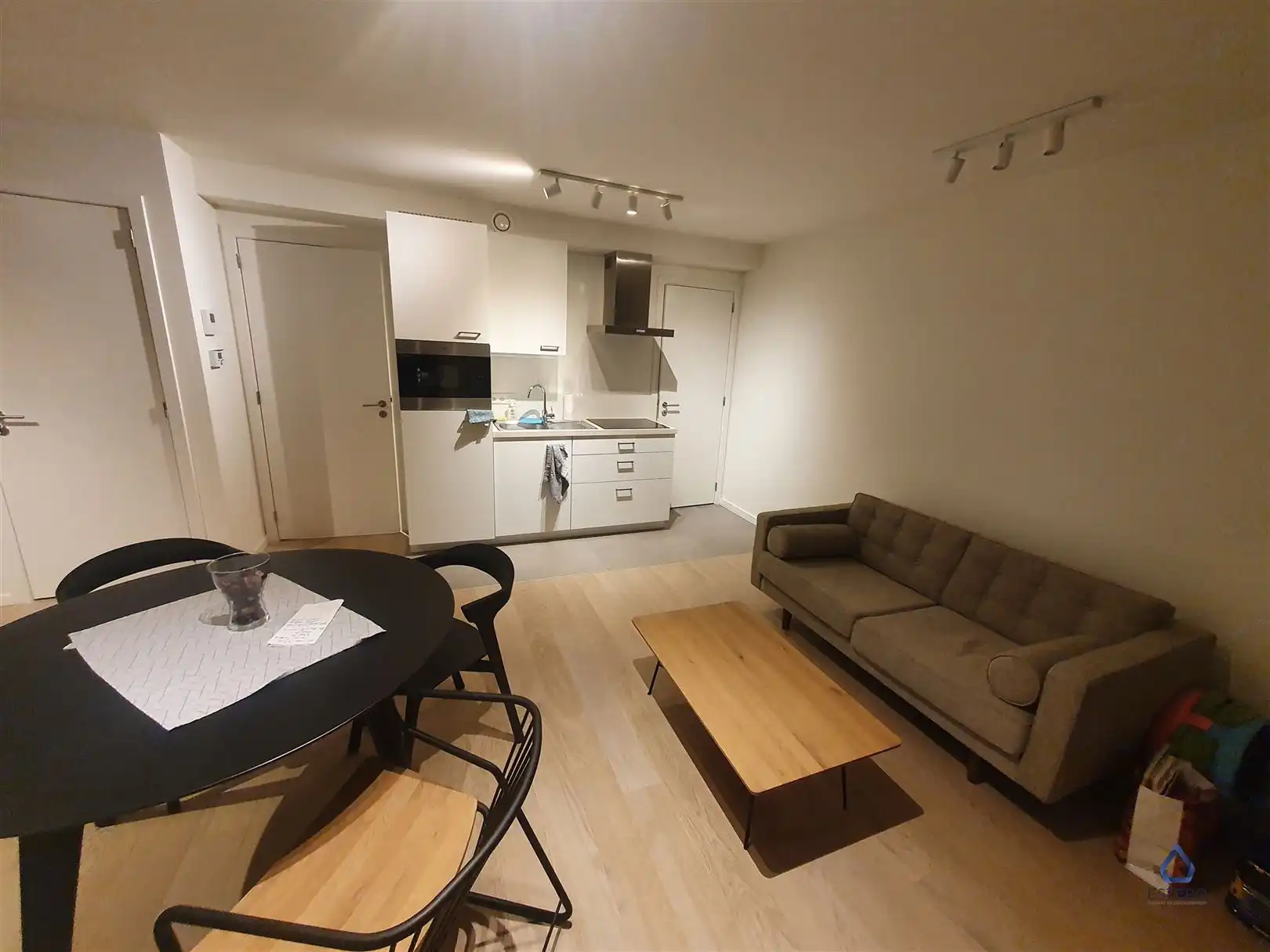 Moderne studio met terras en ondergrondse parking foto 5