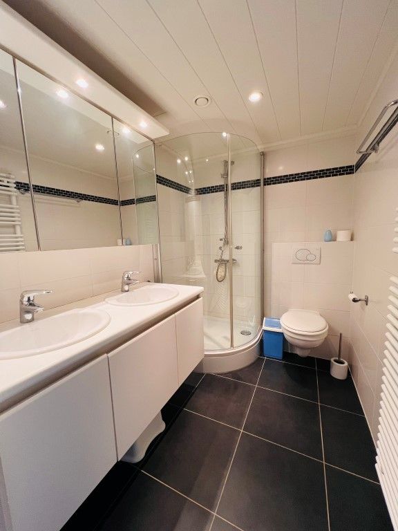 Luxueus appartement met 3 kamers en frontaal zeezicht foto 10