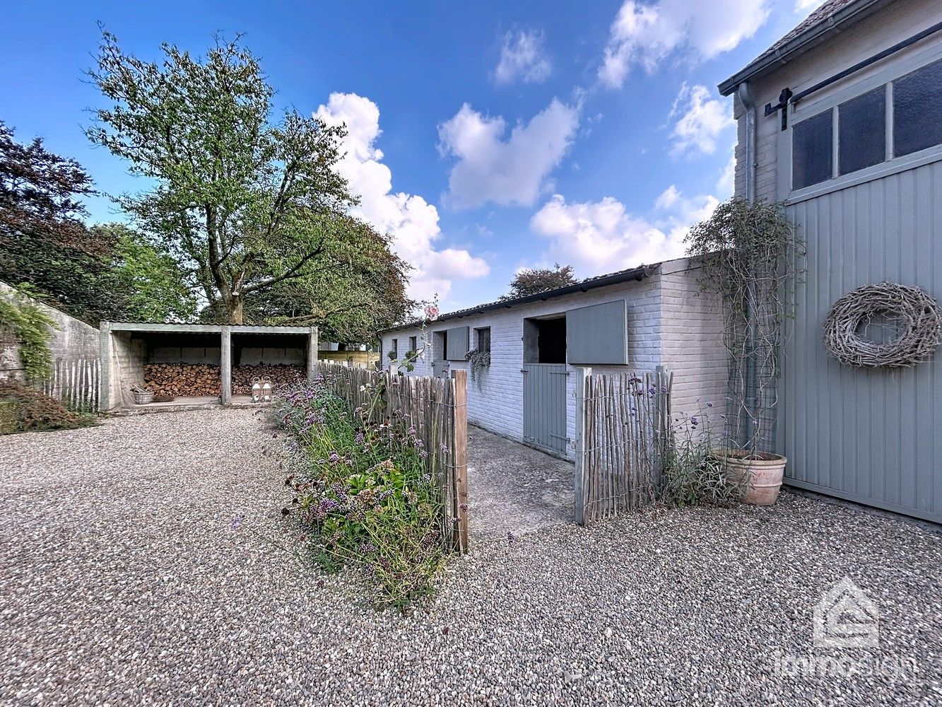 Landelijk wonen in Oudsbergen, omringd door weiland met paardenstallen! foto 26