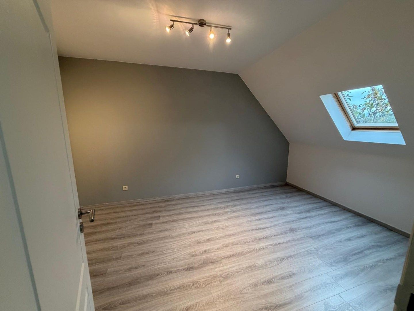 Duplexappartement met 2 slaapkamers, terras en autostaanplaats foto 7