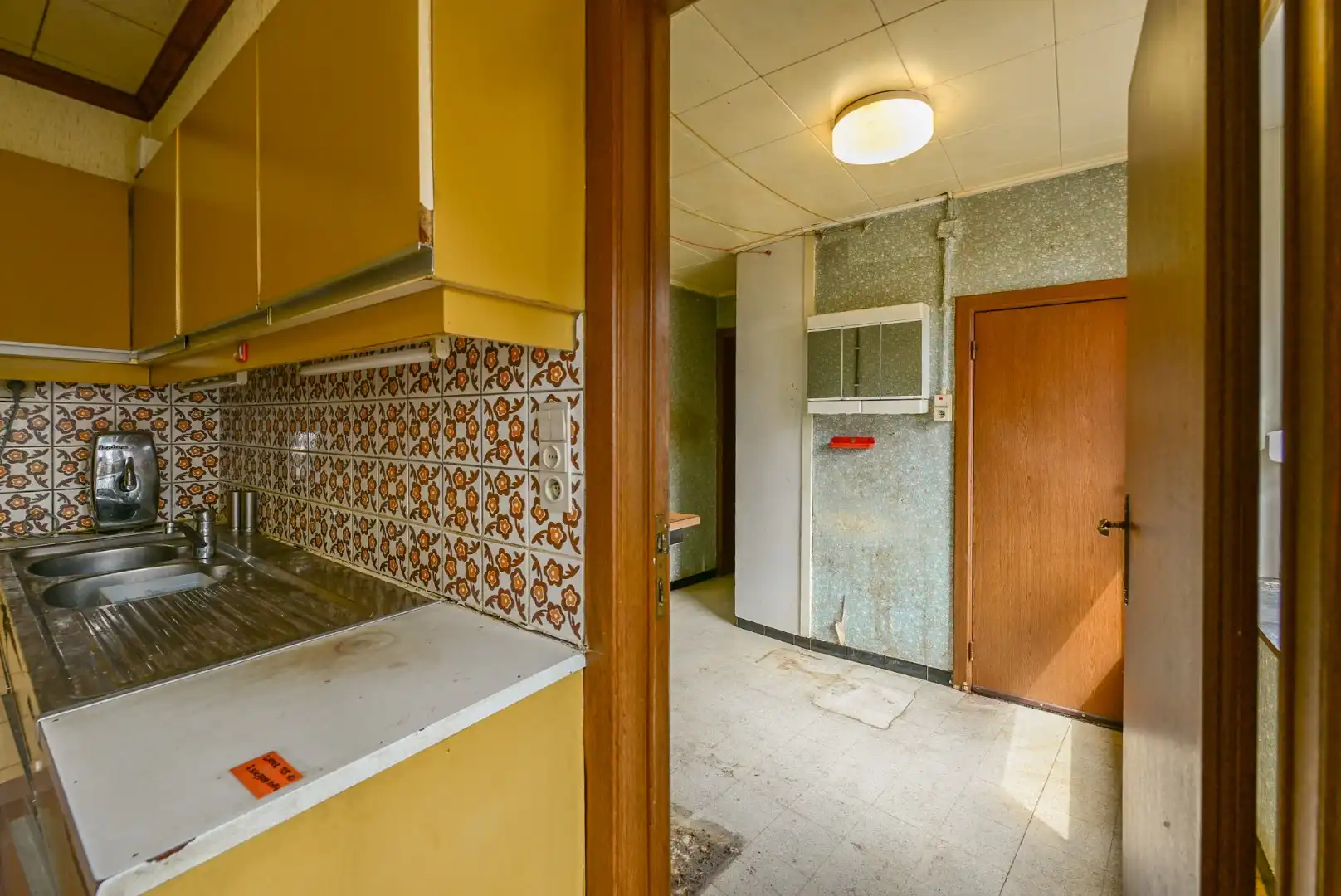 Ruime te renoveren woning met 5 slaapkamers en grote tuin in het centrum van Wingene foto 11