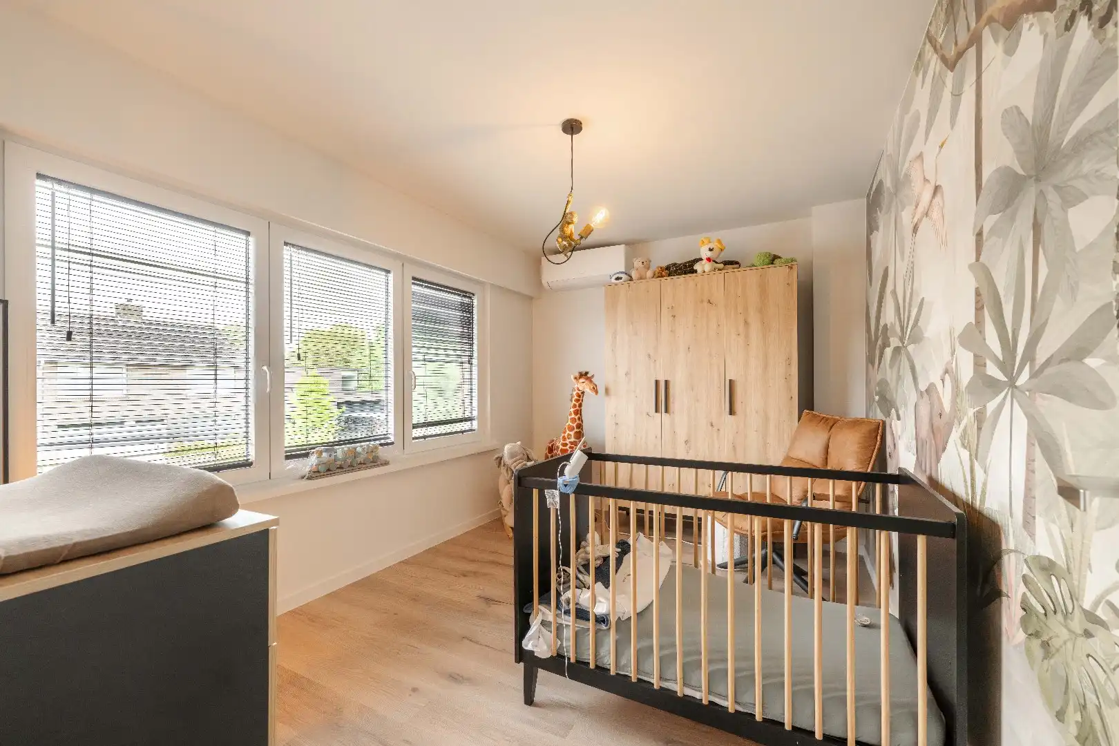 GERENOVEERDE (2021) HALF OPEN BEBOUWING OP 417 m² foto 15