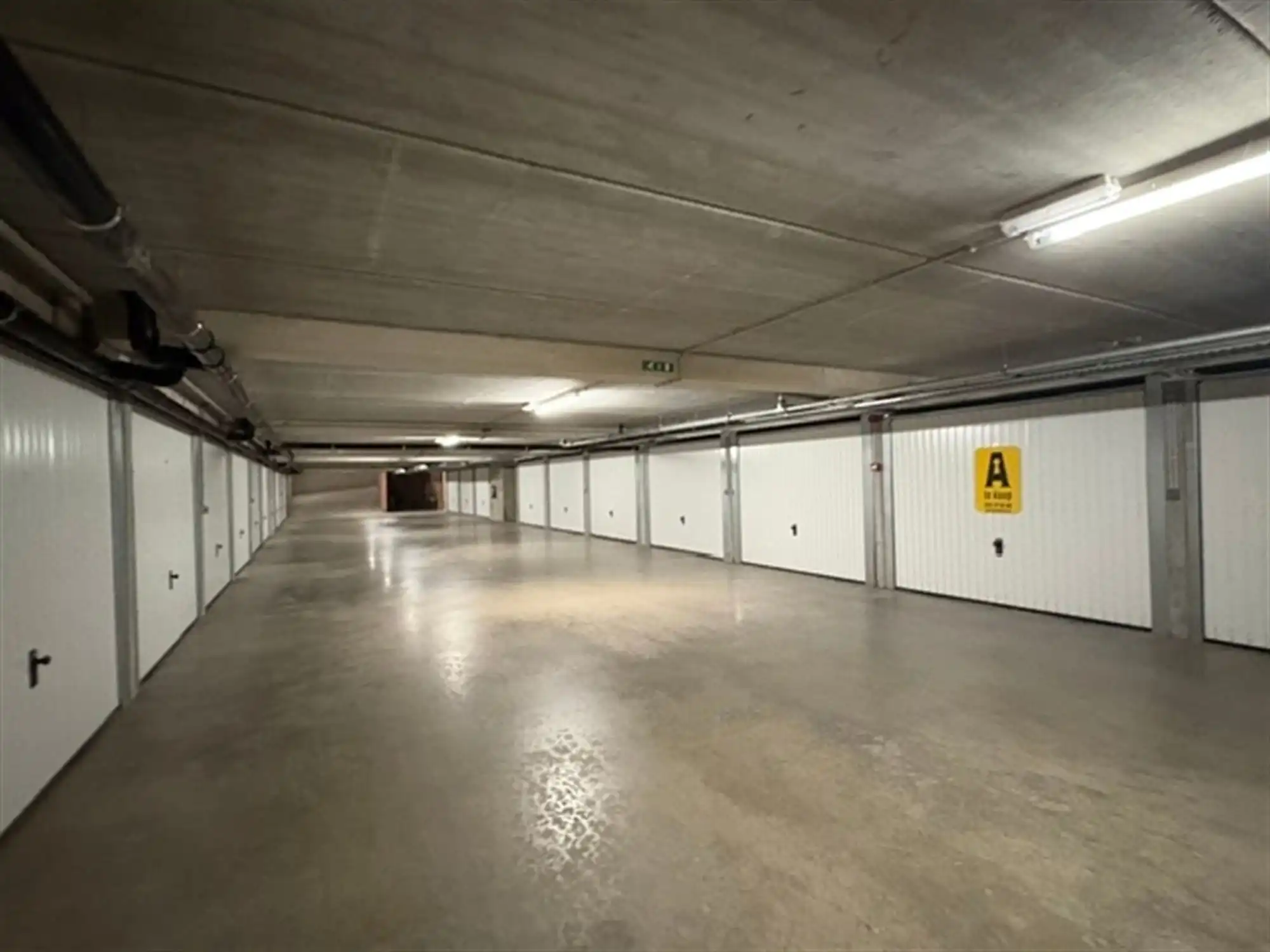 Zeer ruime ondergrondse garagebox te koop – Parklaan, Bredene foto 3