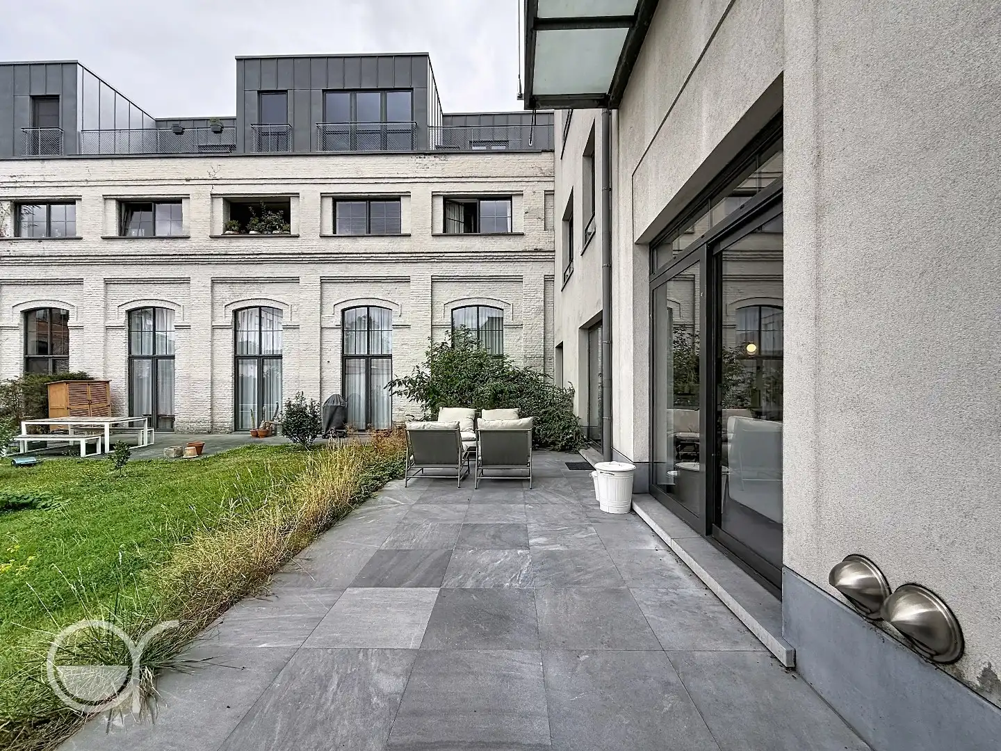 Ruim gelijkvloers appartement met terras, tuin en autostaanplaats in Gent foto 12