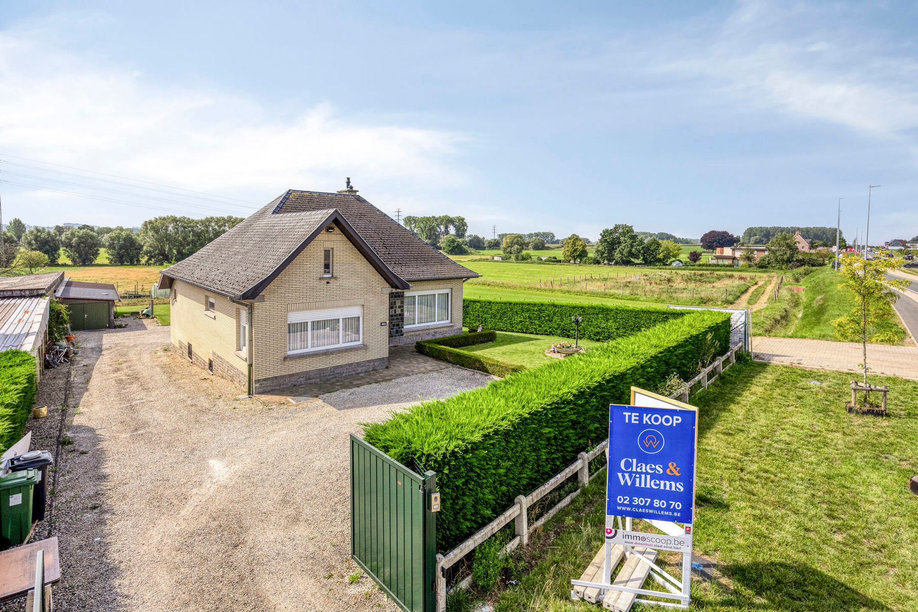 Vrijstaande woning met grote tuin en veel potentieel foto 31