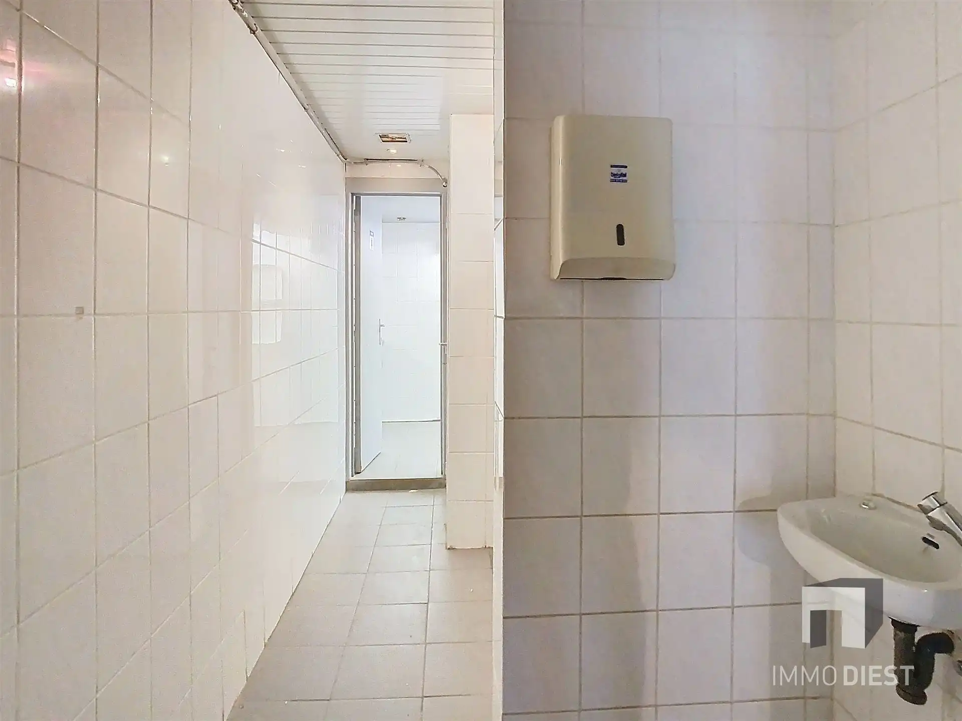 Handelspand 180m2 gelijkvloers op 3,47are met achterliggende tuin foto 19