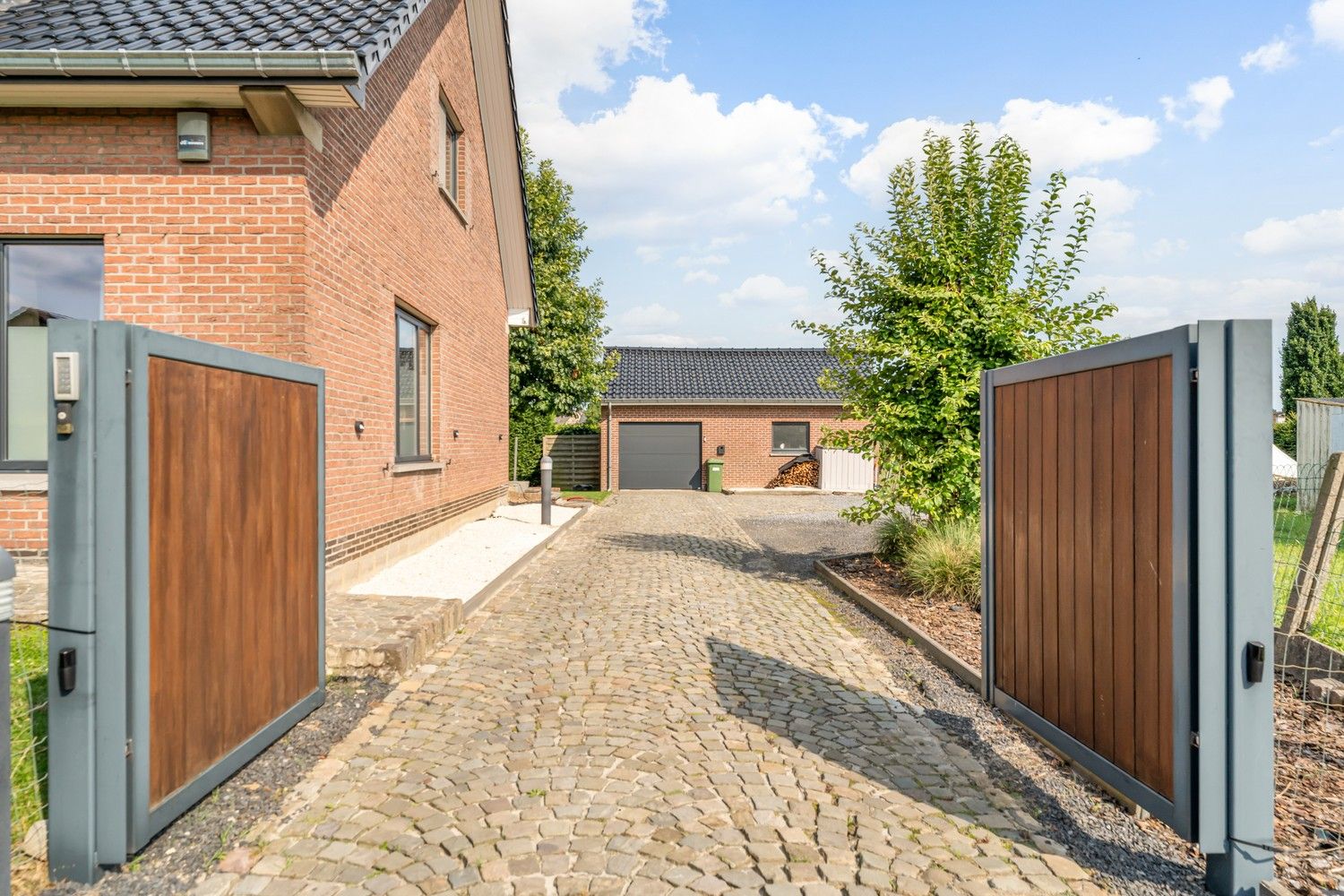 Gerenoveerde woning in het rustig gelegen Brustem. foto 26