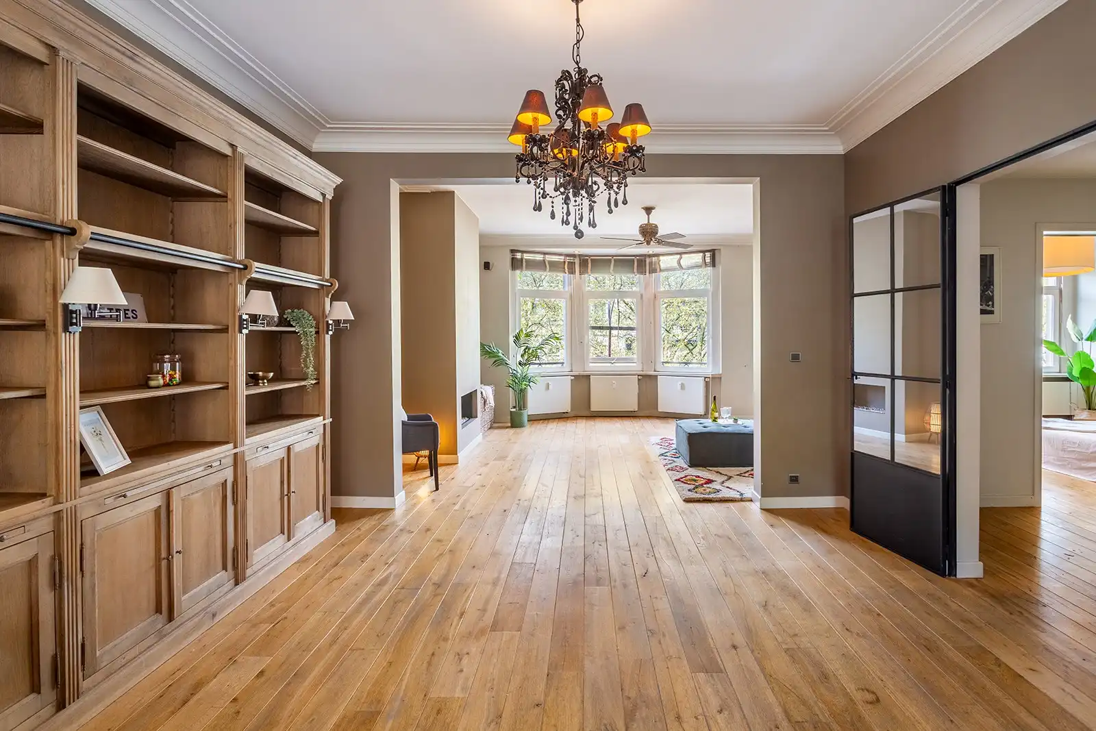 Royaal charme appartement van 195m² met 3 slk en 3 badk + P foto 4